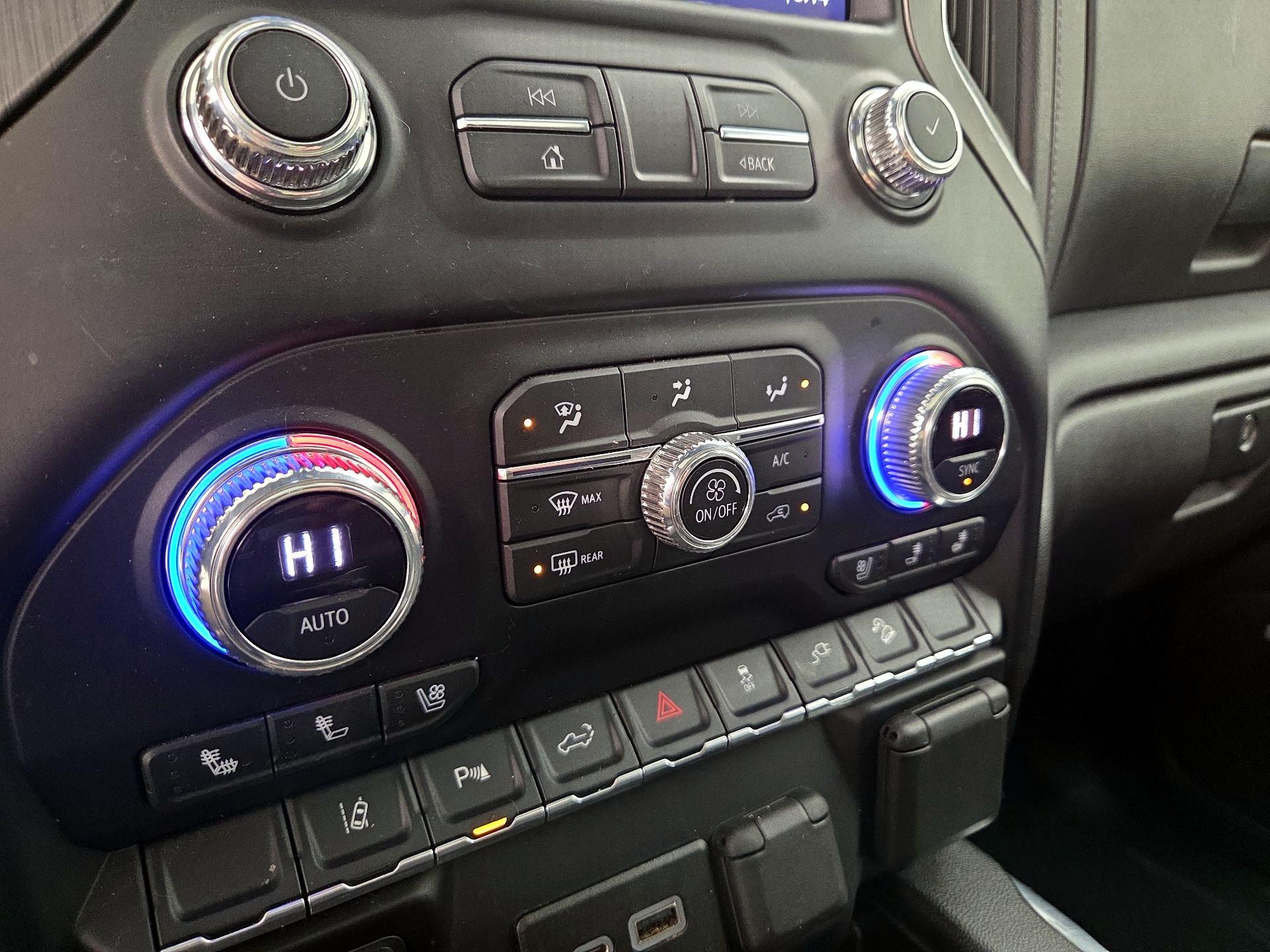 Thumbnail: 2022 GMC Sierra 3500 - 17