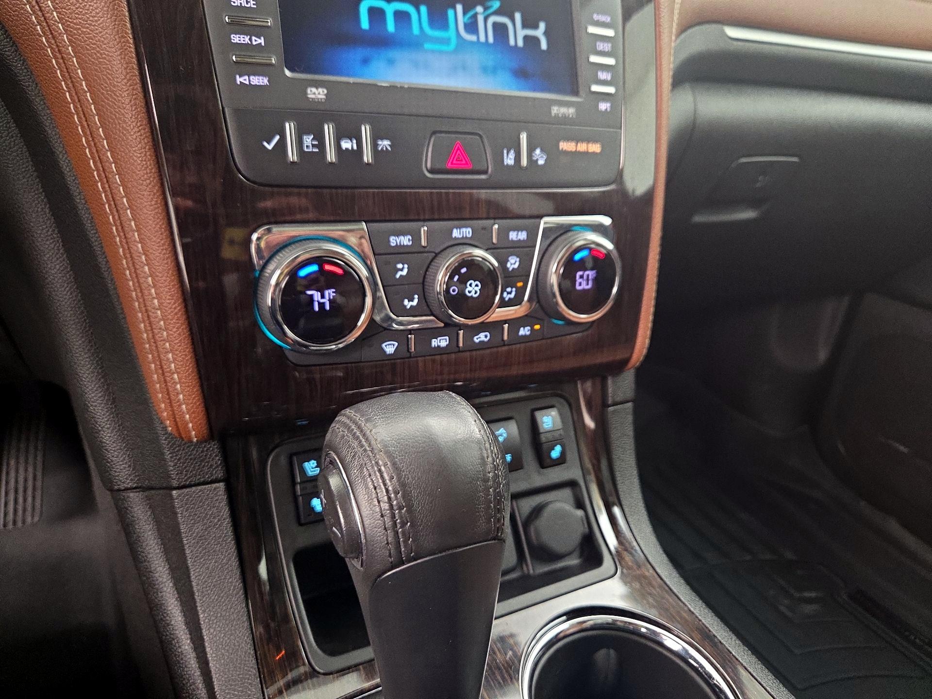 Thumbnail: 2016 Chevrolet Traverse - 17