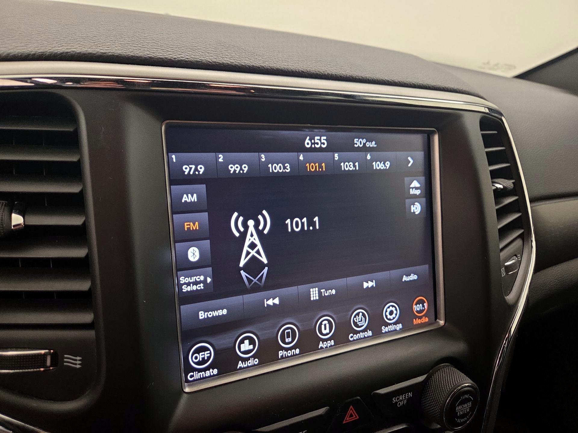 Thumbnail: 2018 Jeep Grand Cherokee - 15