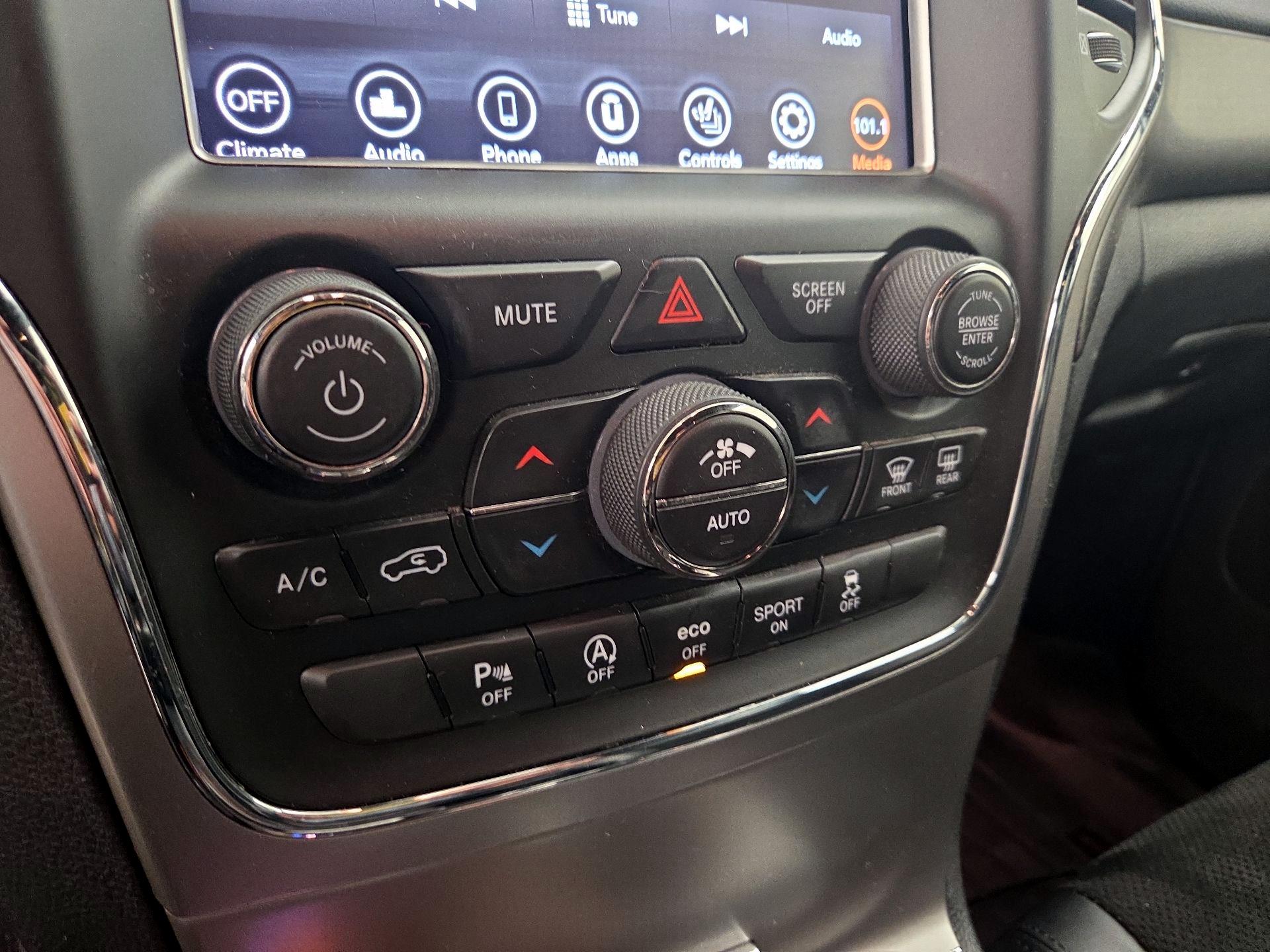 Thumbnail: 2018 Jeep Grand Cherokee - 16