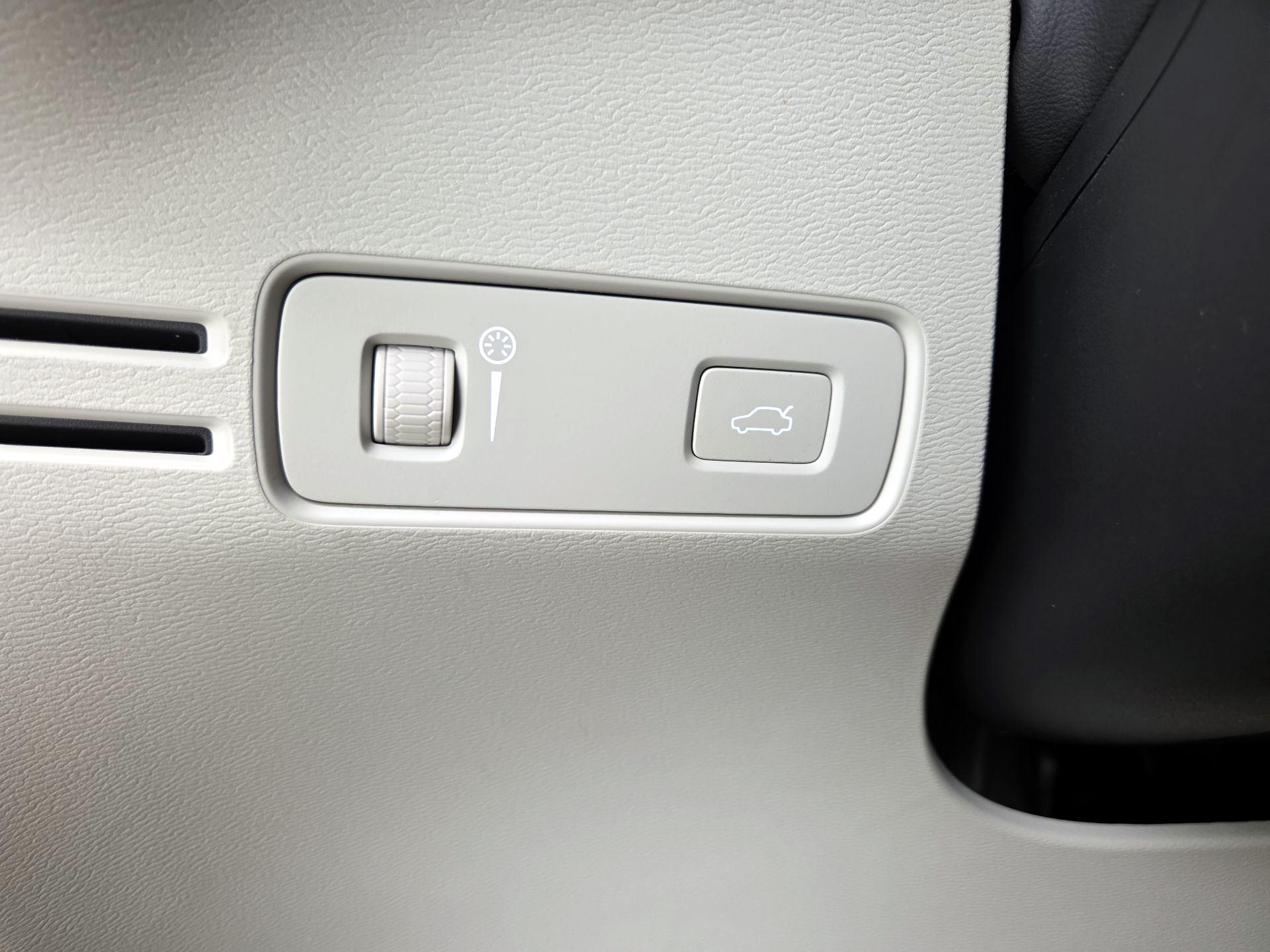 Thumbnail: 2019 Volvo XC40 - 13