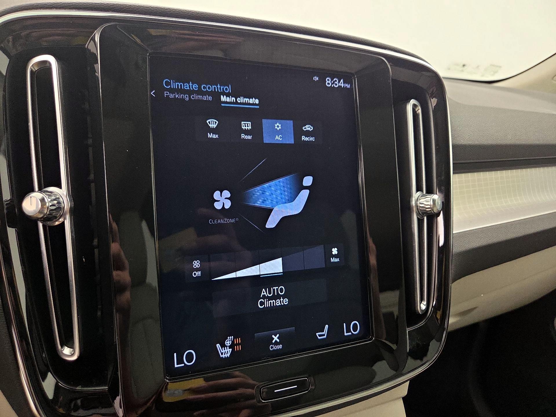 Thumbnail: 2019 Volvo XC40 - 17