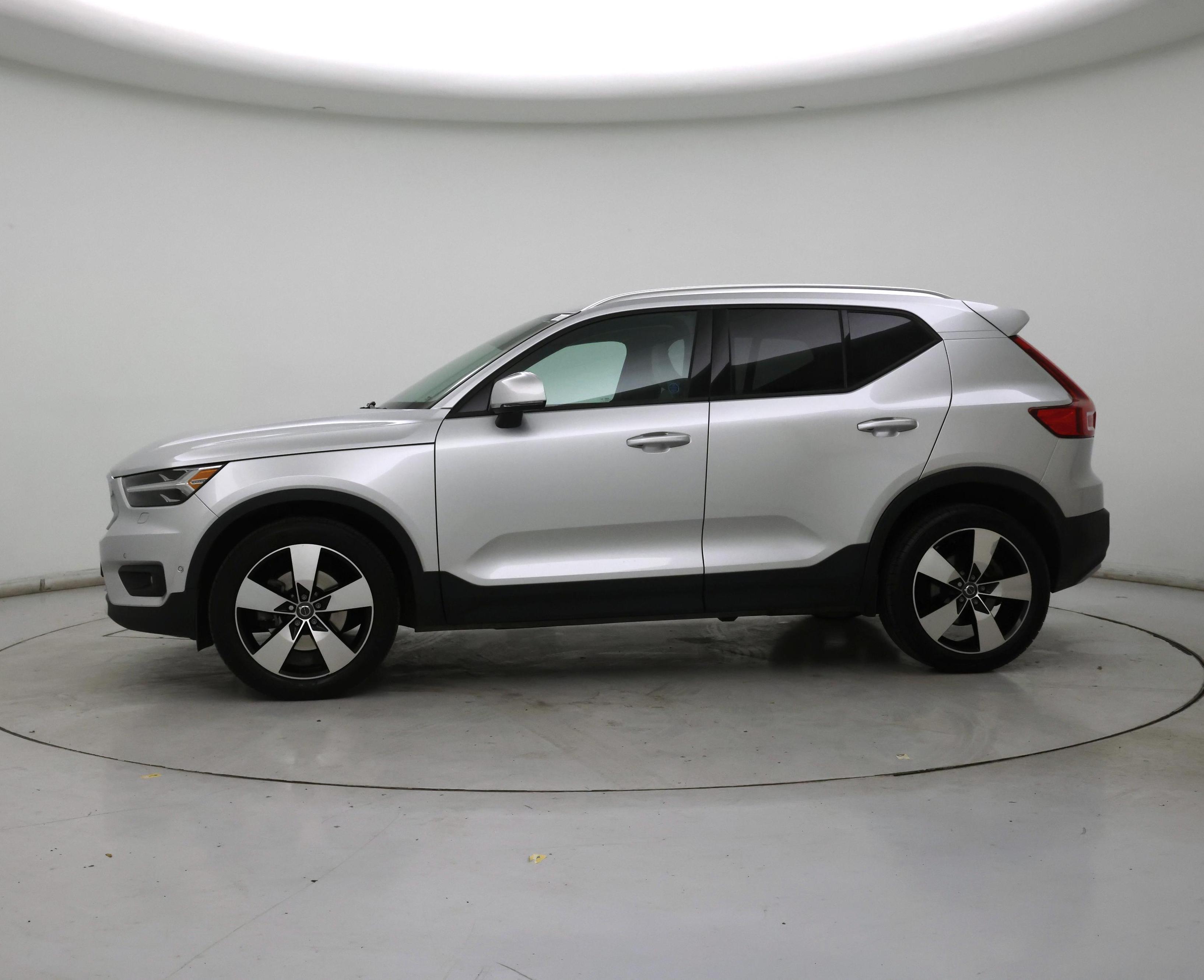 Thumbnail: 2019 Volvo XC40 - 3
