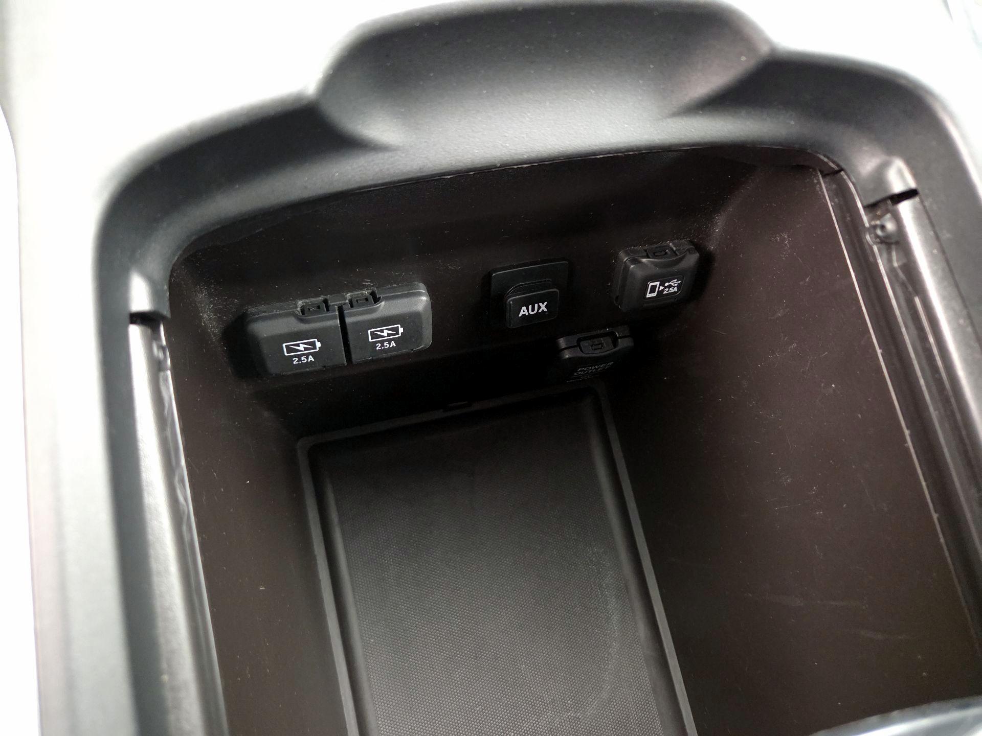 Thumbnail: 2020 Acura MDX - 19