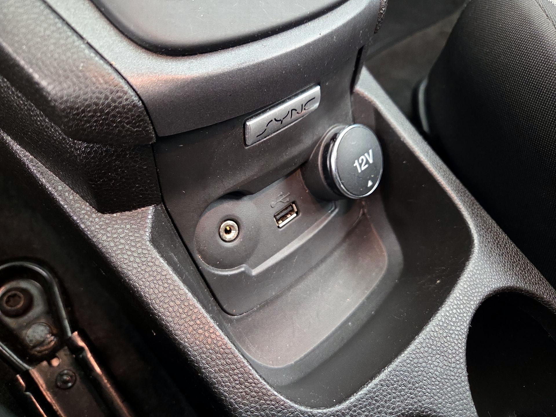 Thumbnail: 2016 Ford Fiesta - 17