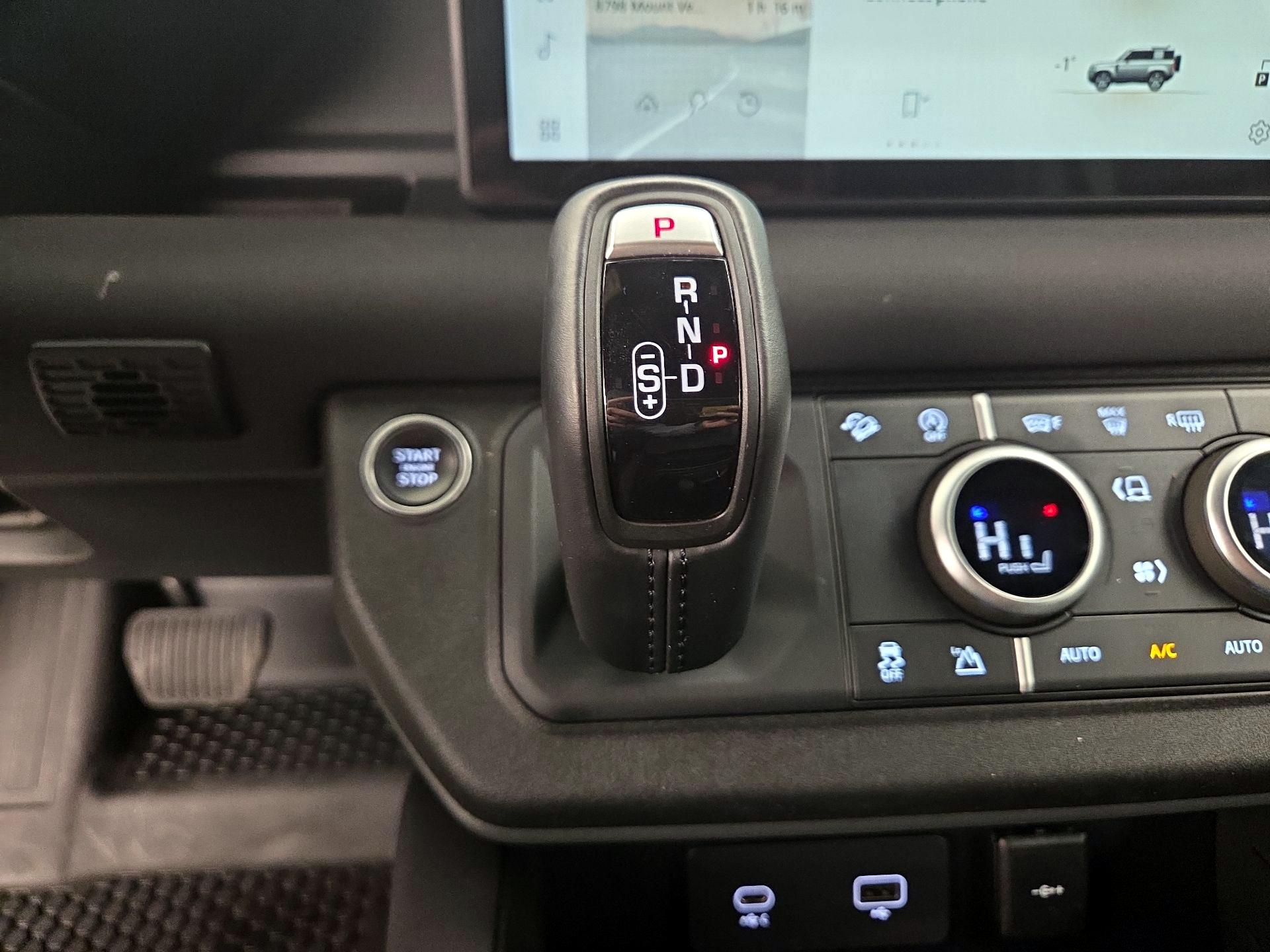 Thumbnail: 2023 Land Rover Defender - 18