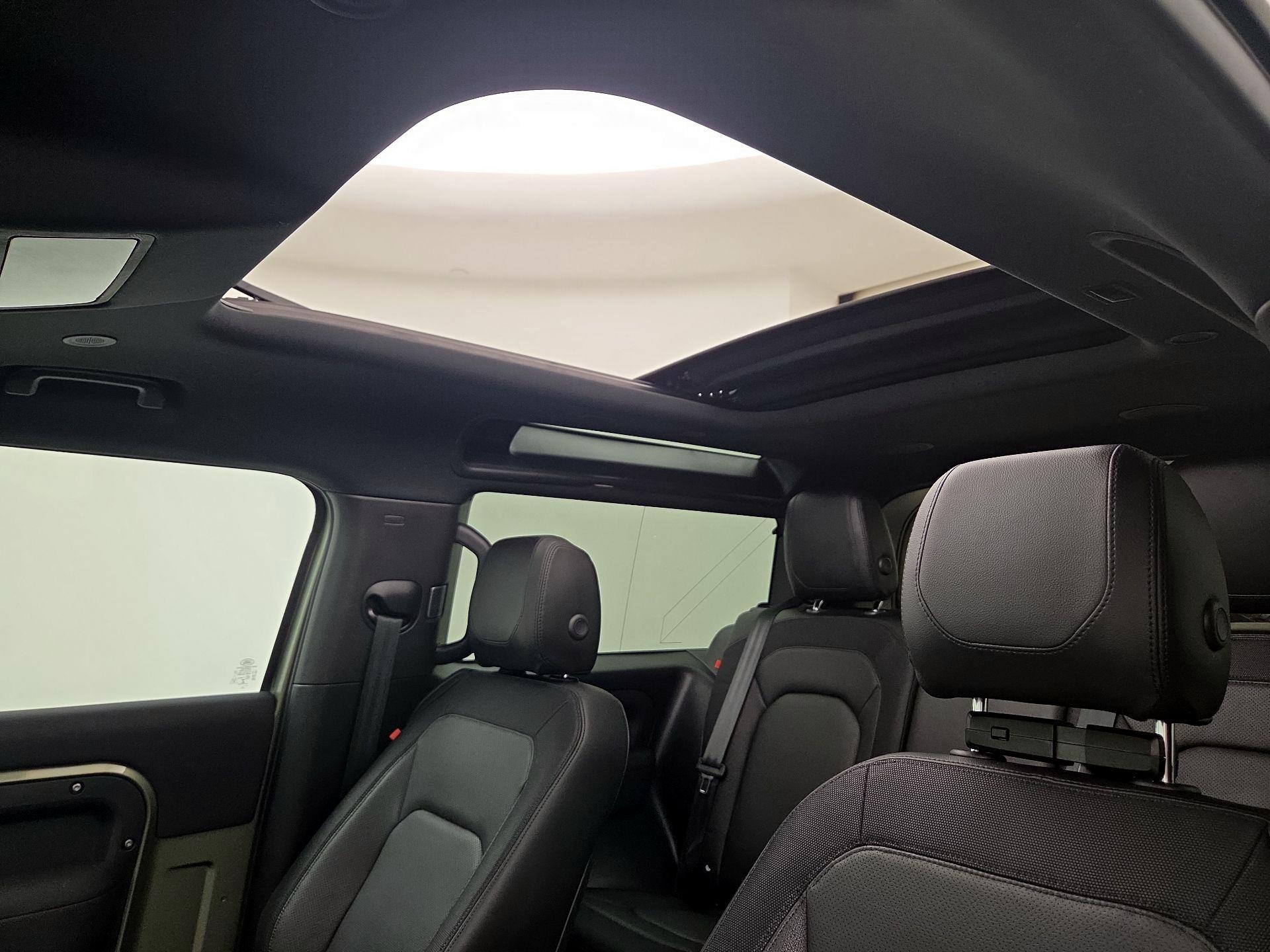 Thumbnail: 2023 Land Rover Defender - 20