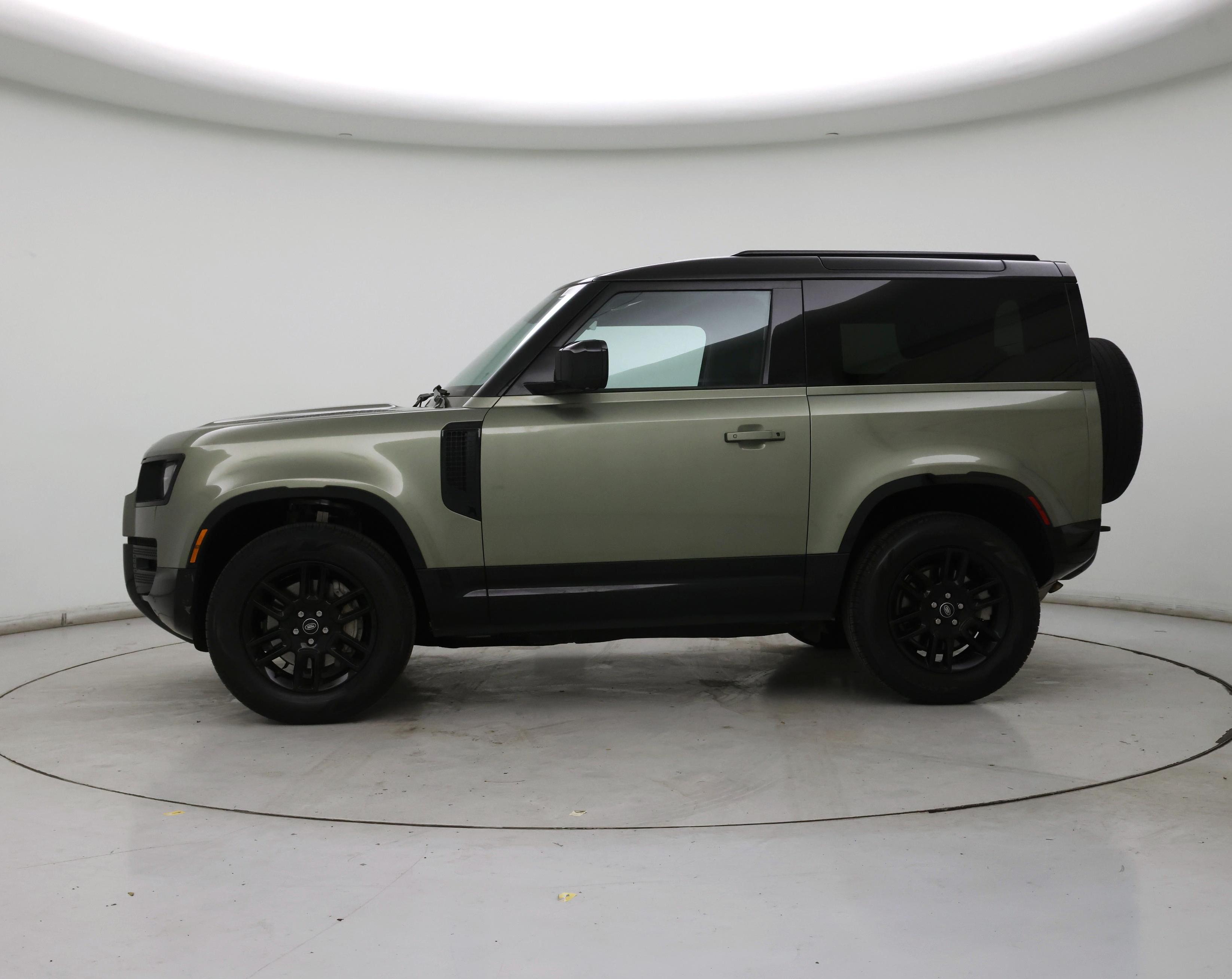 Thumbnail: 2023 Land Rover Defender - 3