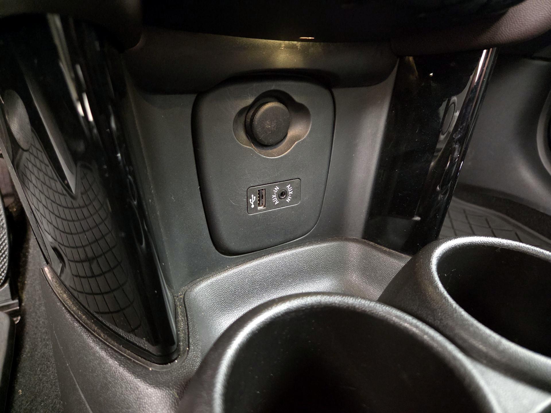 Thumbnail: 2017 MINI Cooper - 18