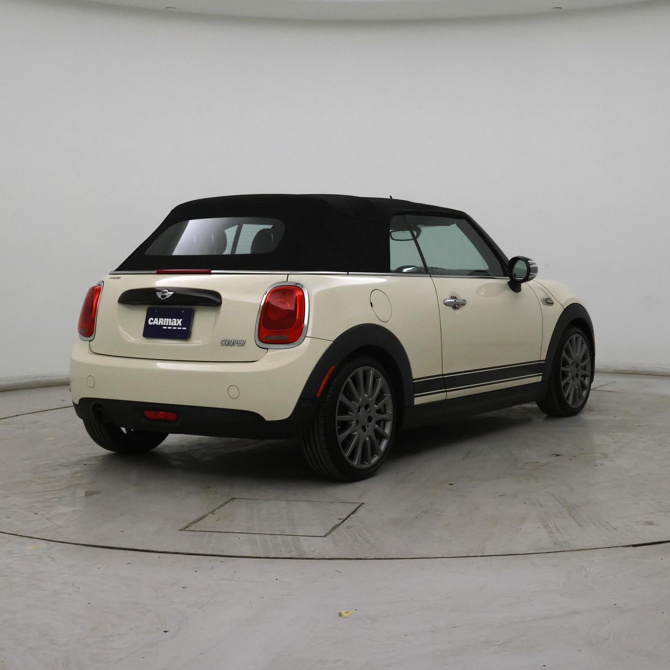 Thumbnail: 2017 MINI Cooper - 8