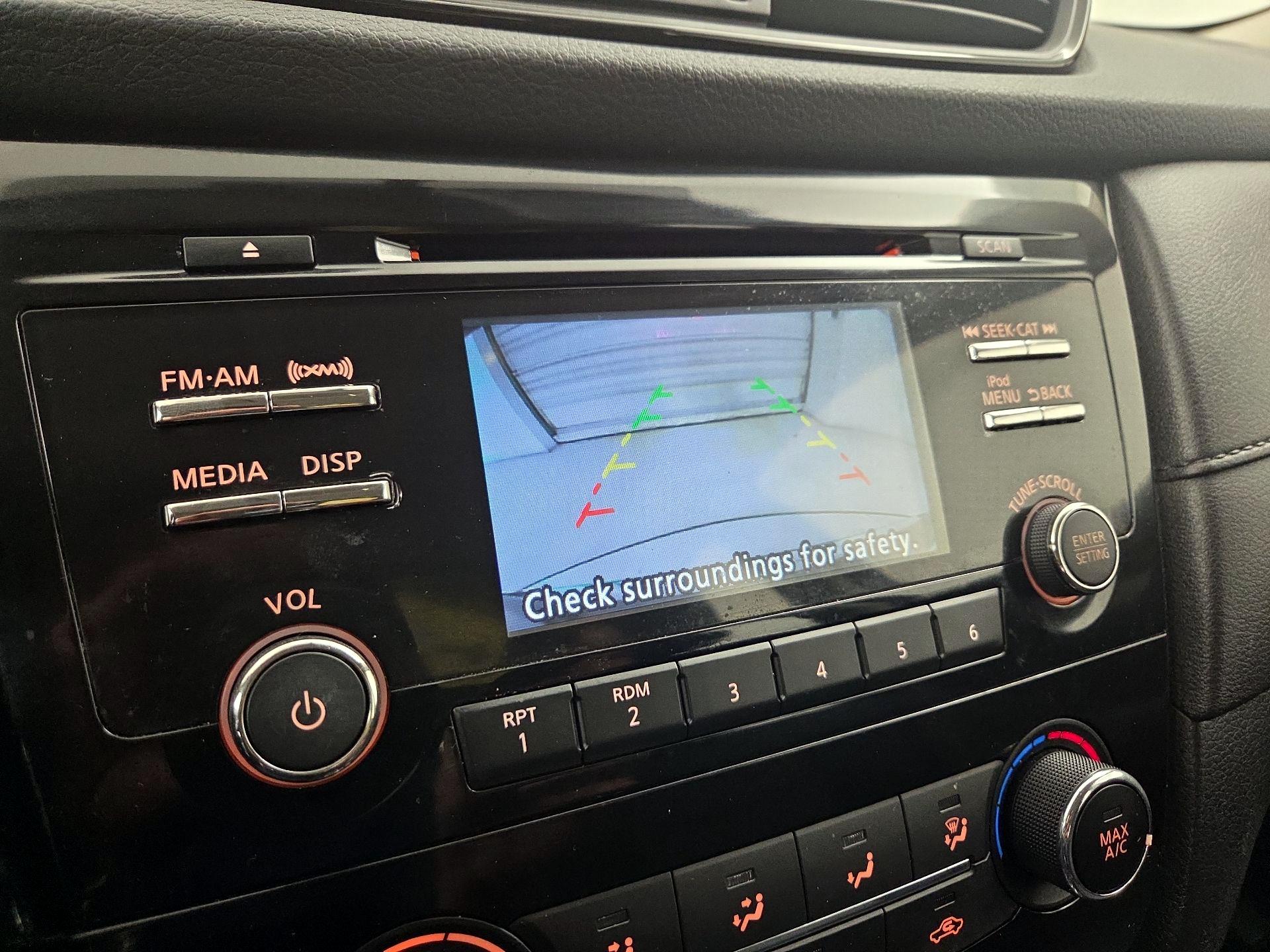 Thumbnail: 2017 Nissan Rogue - 14