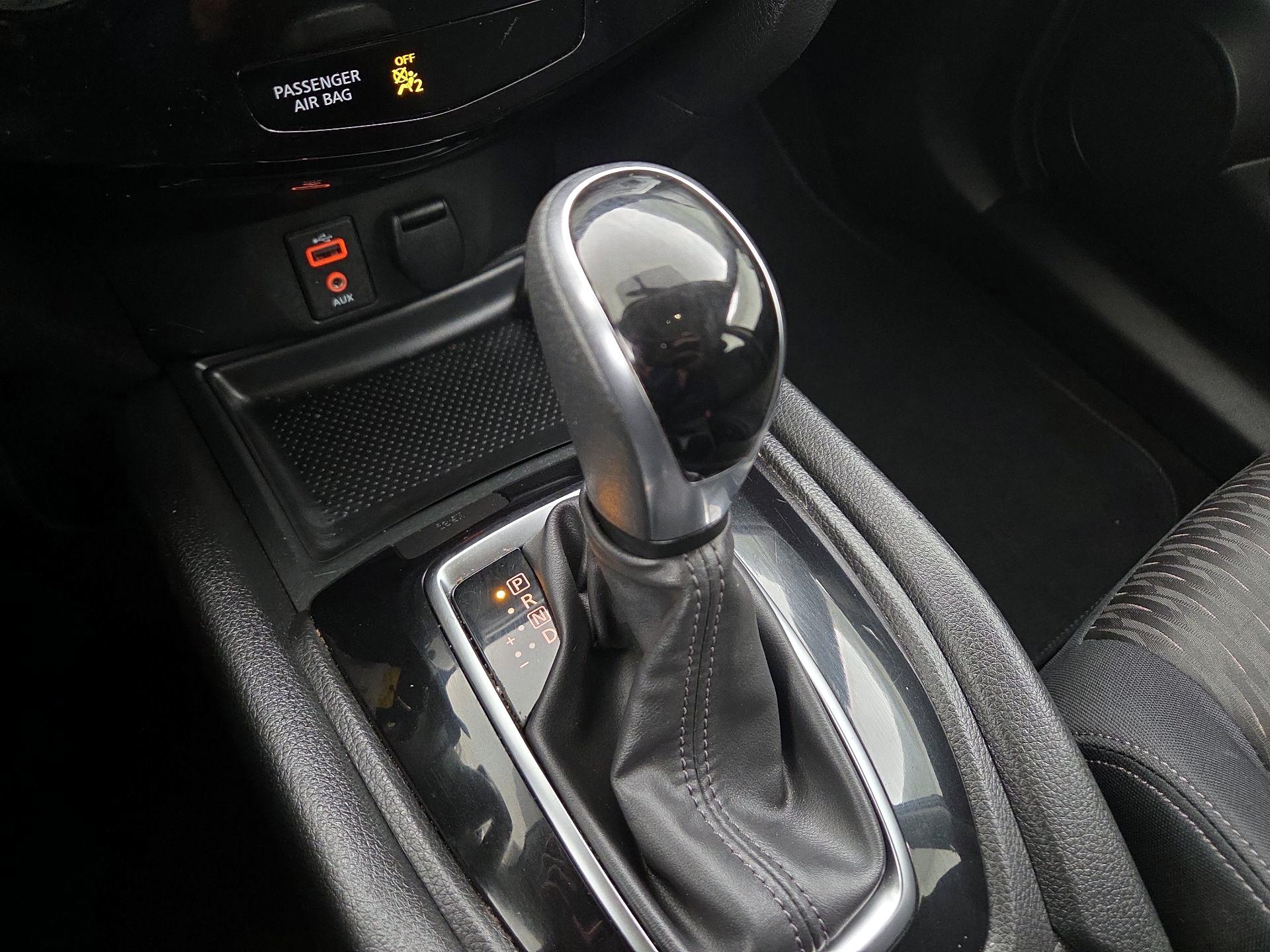 Thumbnail: 2017 Nissan Rogue - 17