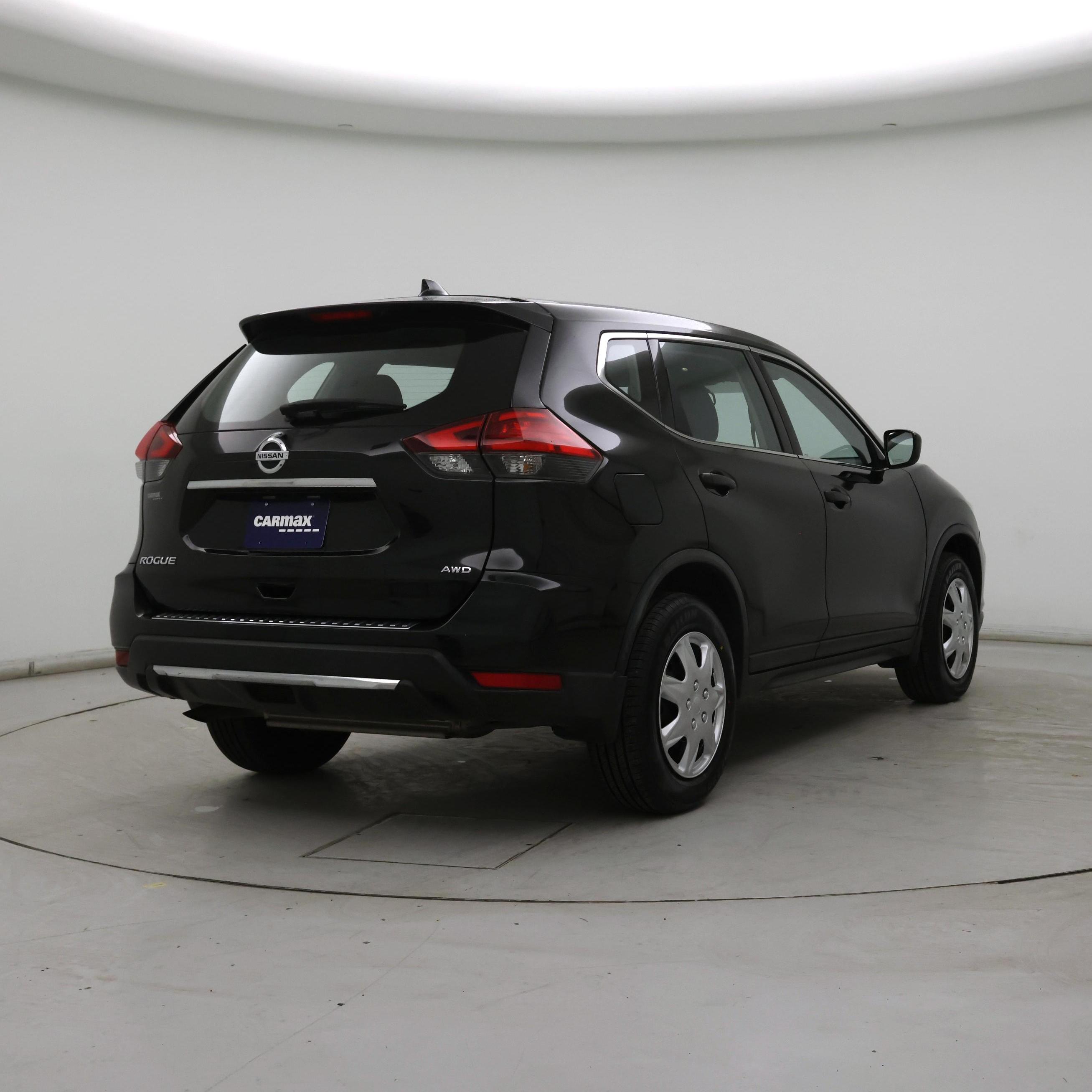 Thumbnail: 2017 Nissan Rogue - 8