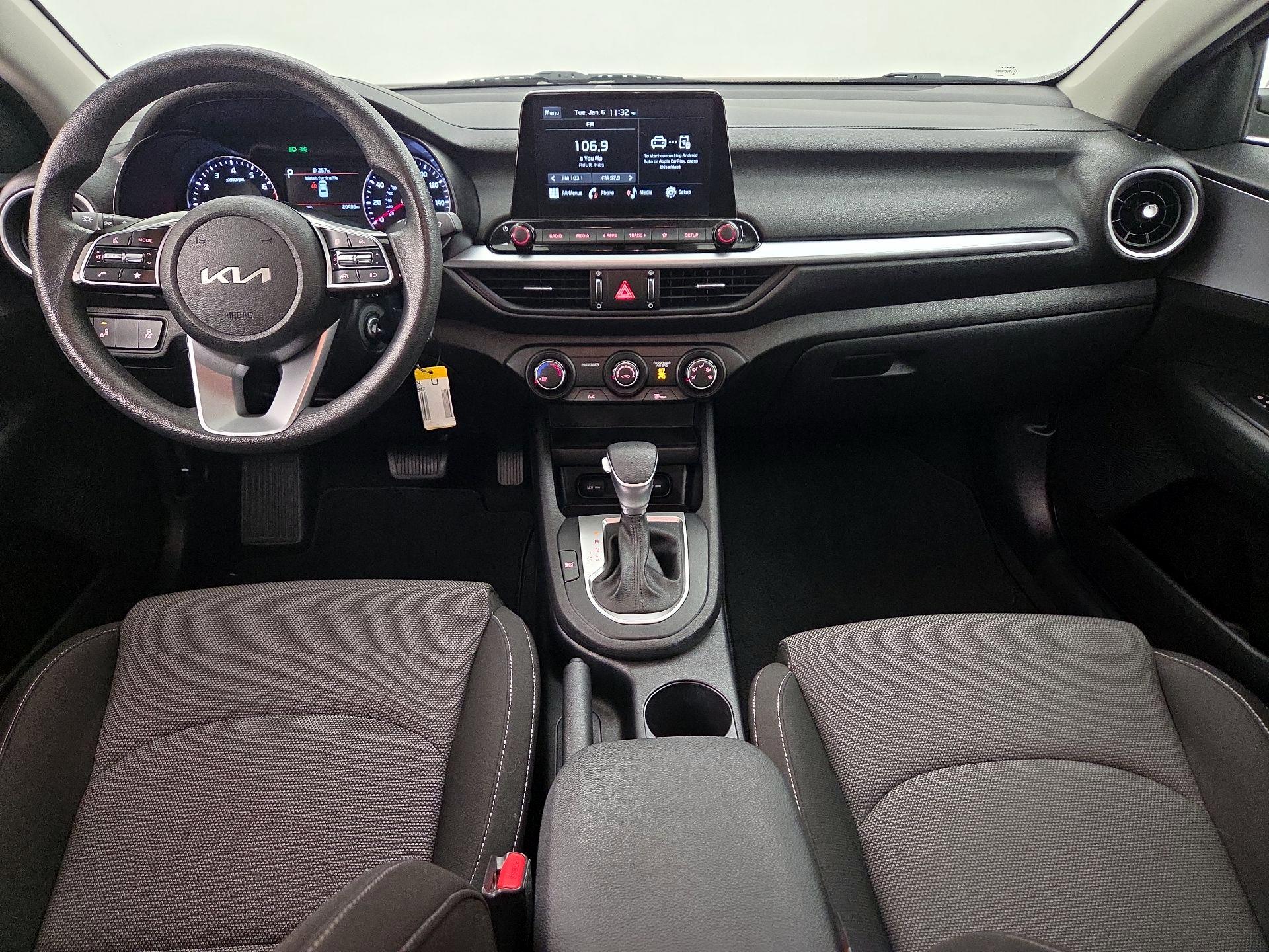 Thumbnail: 2022 Kia Forte - 9