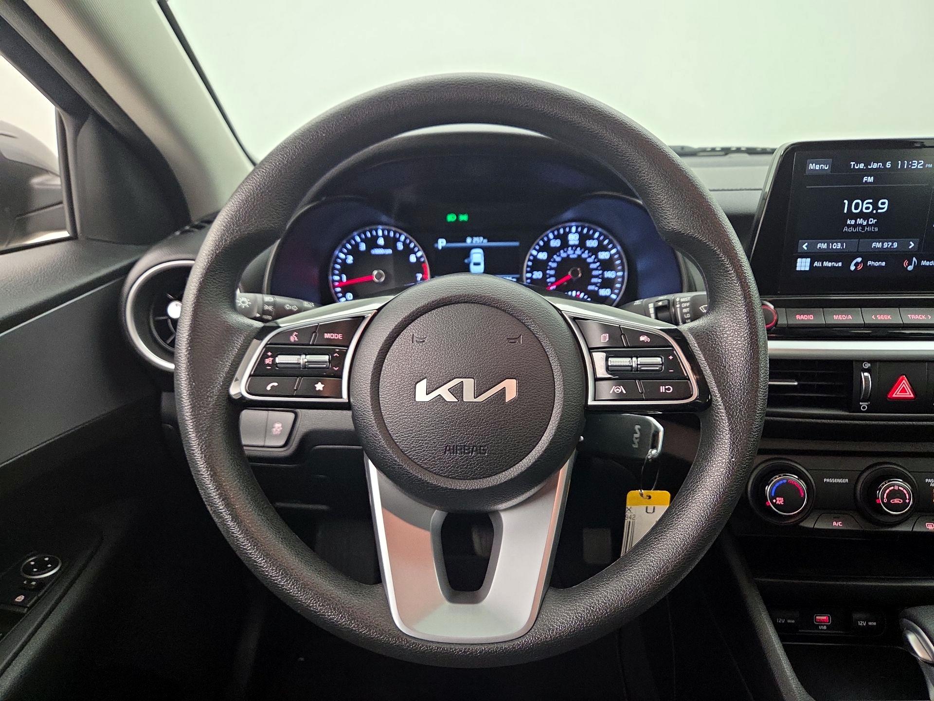 Thumbnail: 2022 Kia Forte - 10