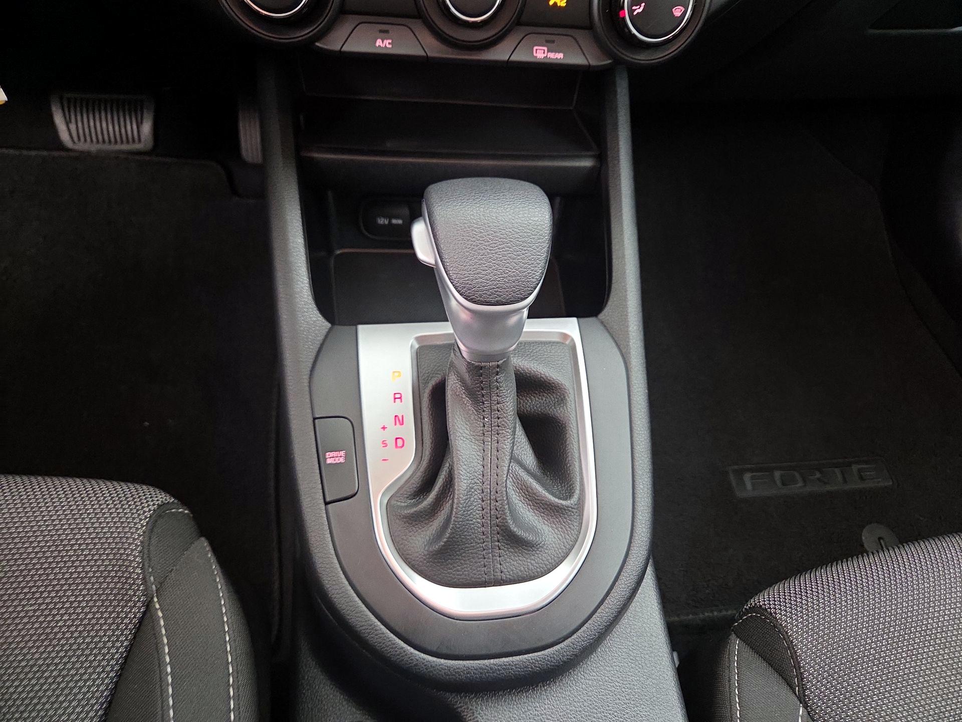 Thumbnail: 2022 Kia Forte - 17