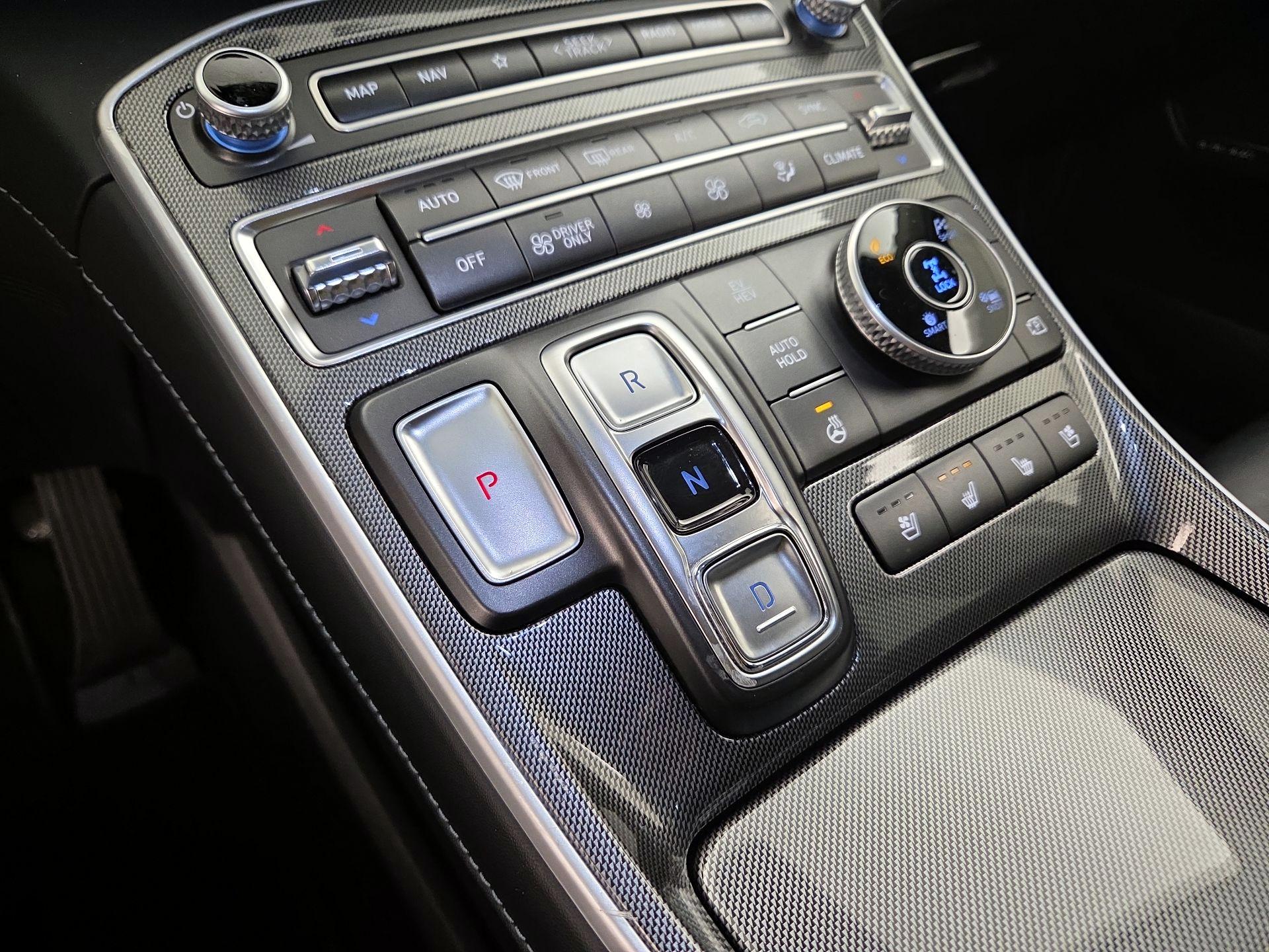 Thumbnail: 2023 Hyundai Santa Fe - 18