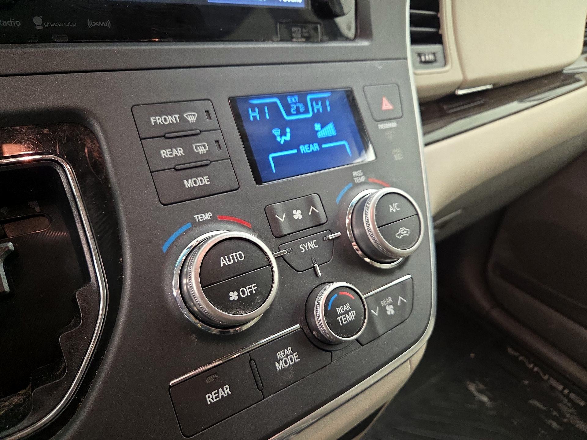 Thumbnail: 2017 Toyota Sienna - 16