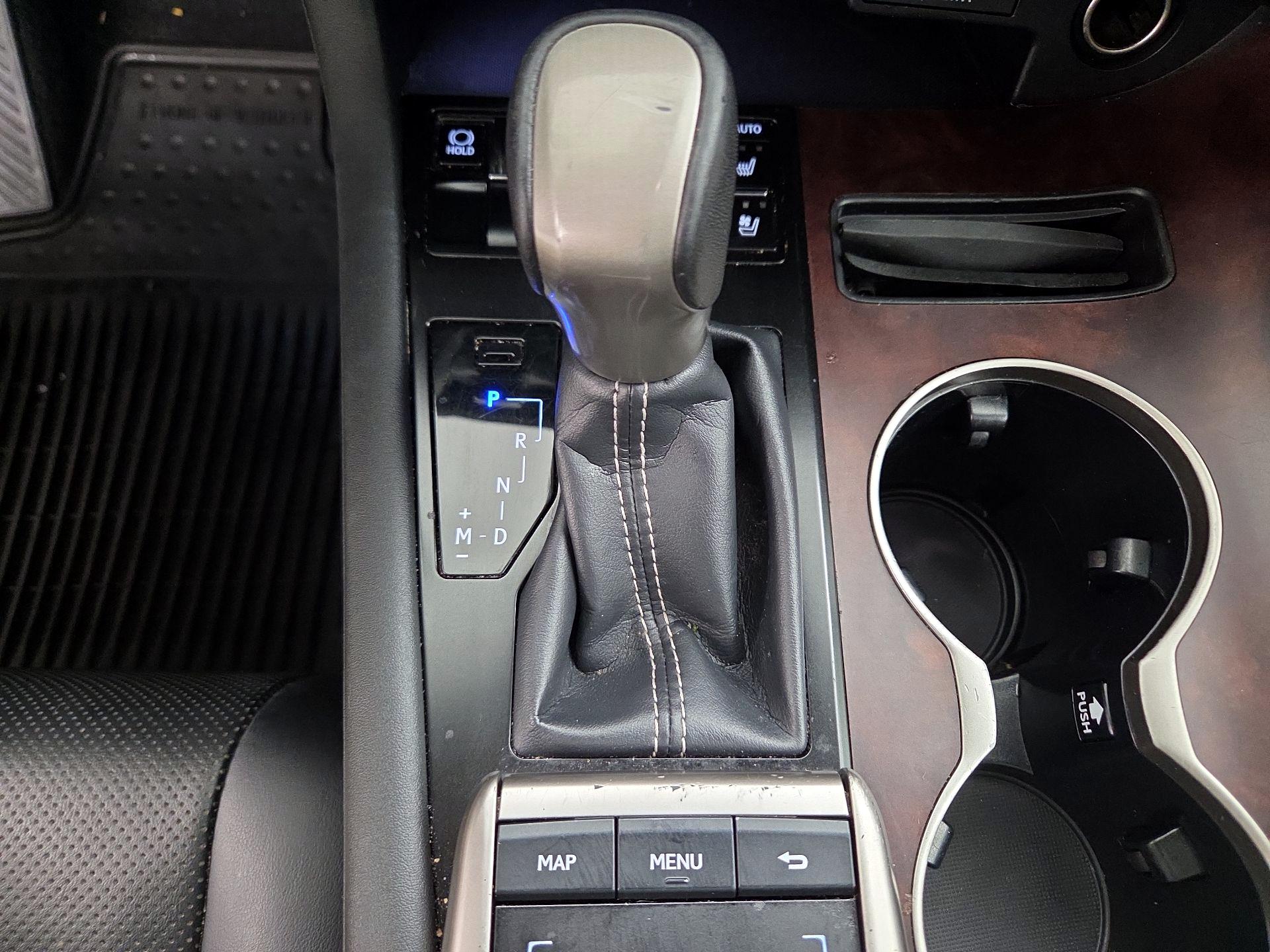 Thumbnail: 2020 Lexus RX - 18