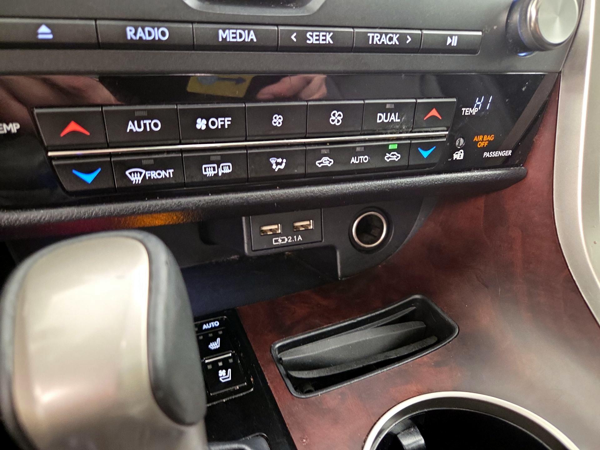 Thumbnail: 2020 Lexus RX - 19