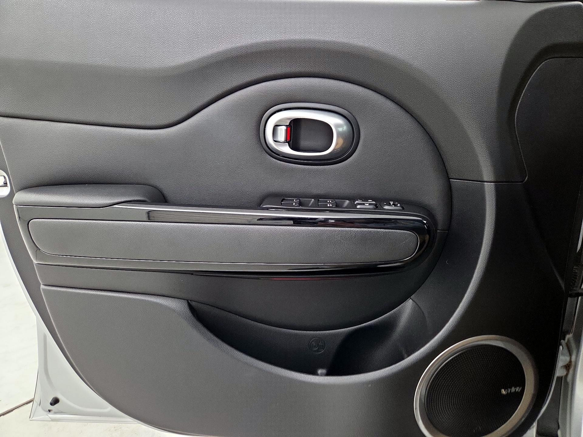 Thumbnail: 2016 Kia Soul - 12