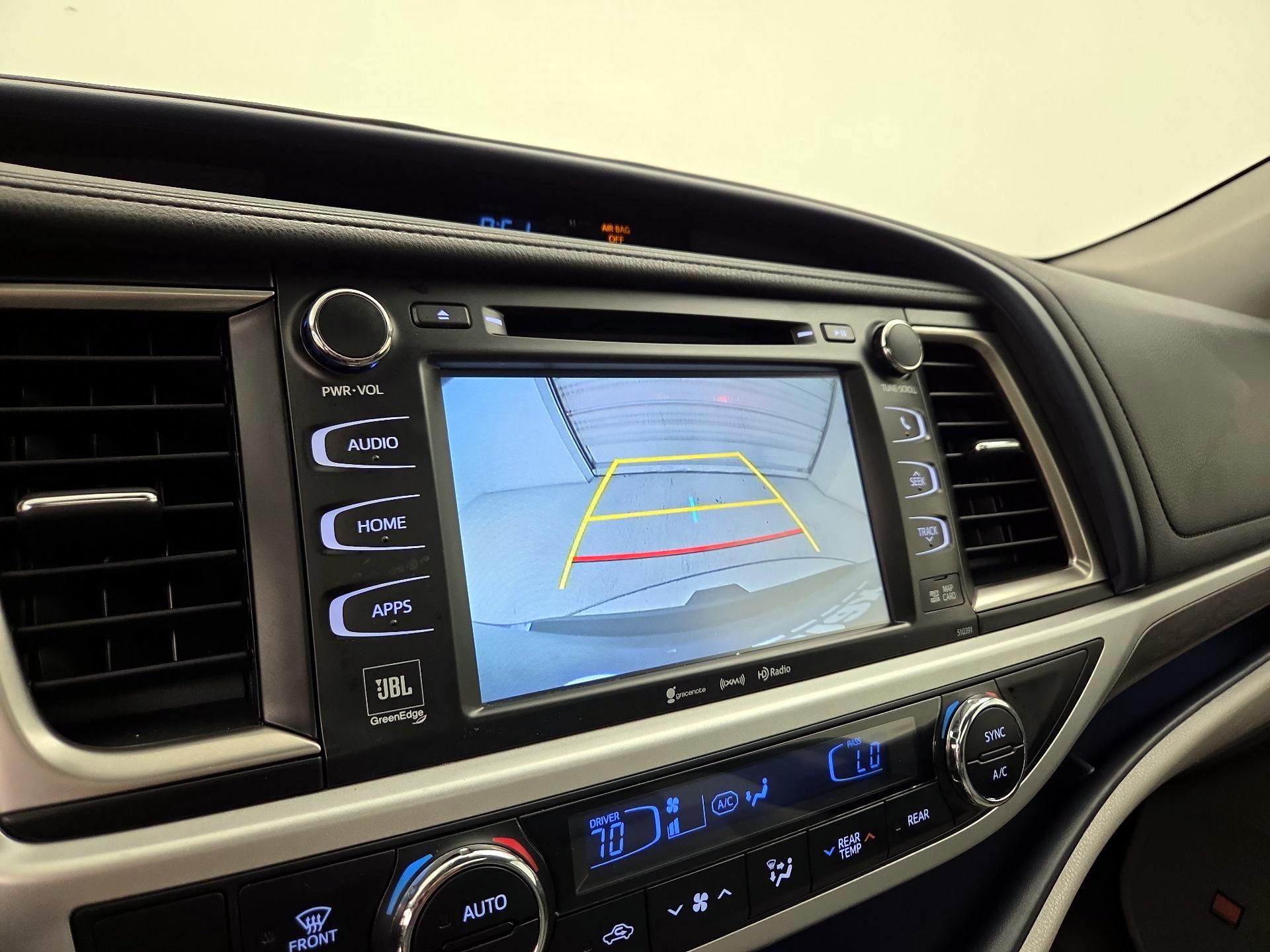 Thumbnail: 2019 Toyota Highlander - 14