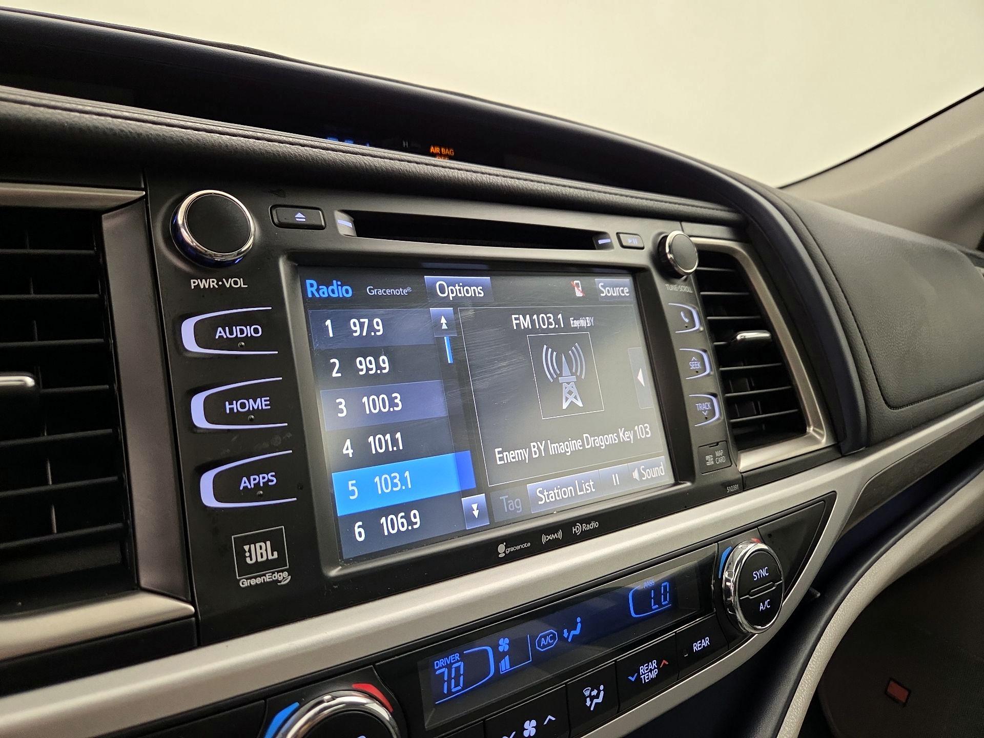 Thumbnail: 2019 Toyota Highlander - 15