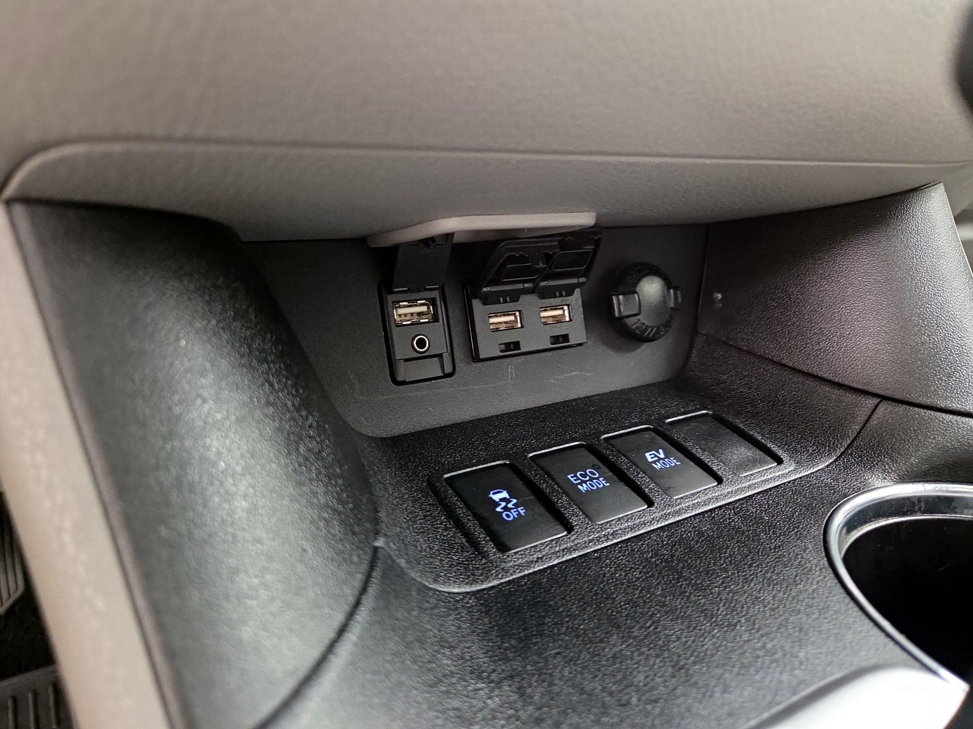 Thumbnail: 2019 Toyota Highlander - 18