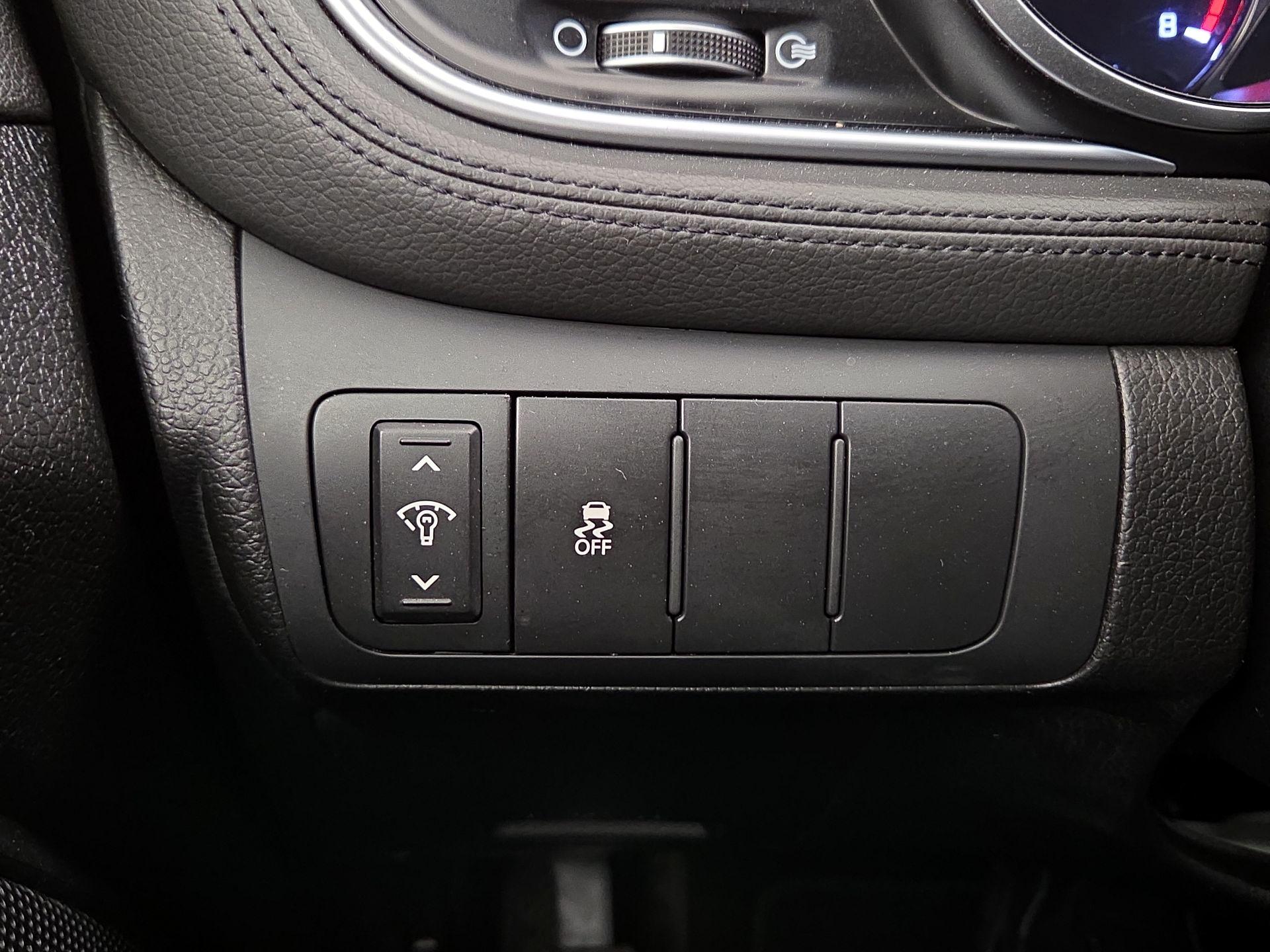 Thumbnail: 2015 Kia Optima - 13