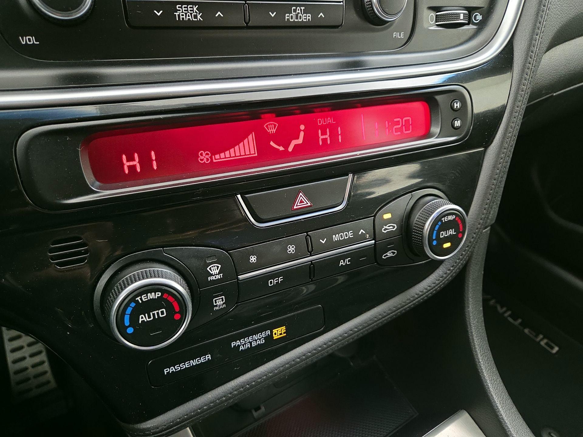 Thumbnail: 2015 Kia Optima - 15