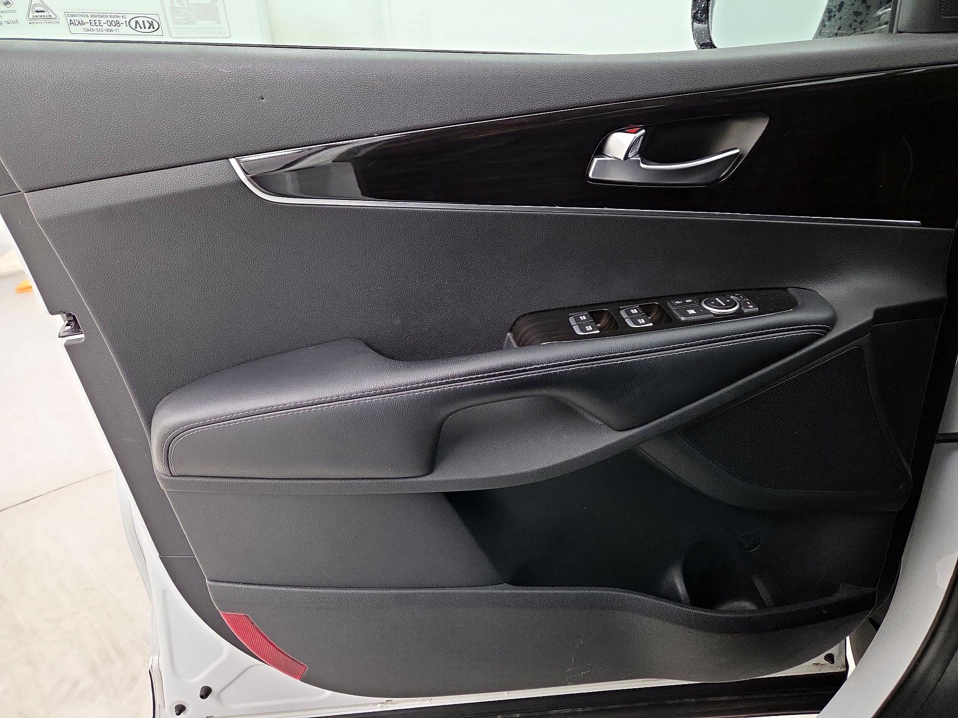 Thumbnail: 2020 Kia Sorento - 12