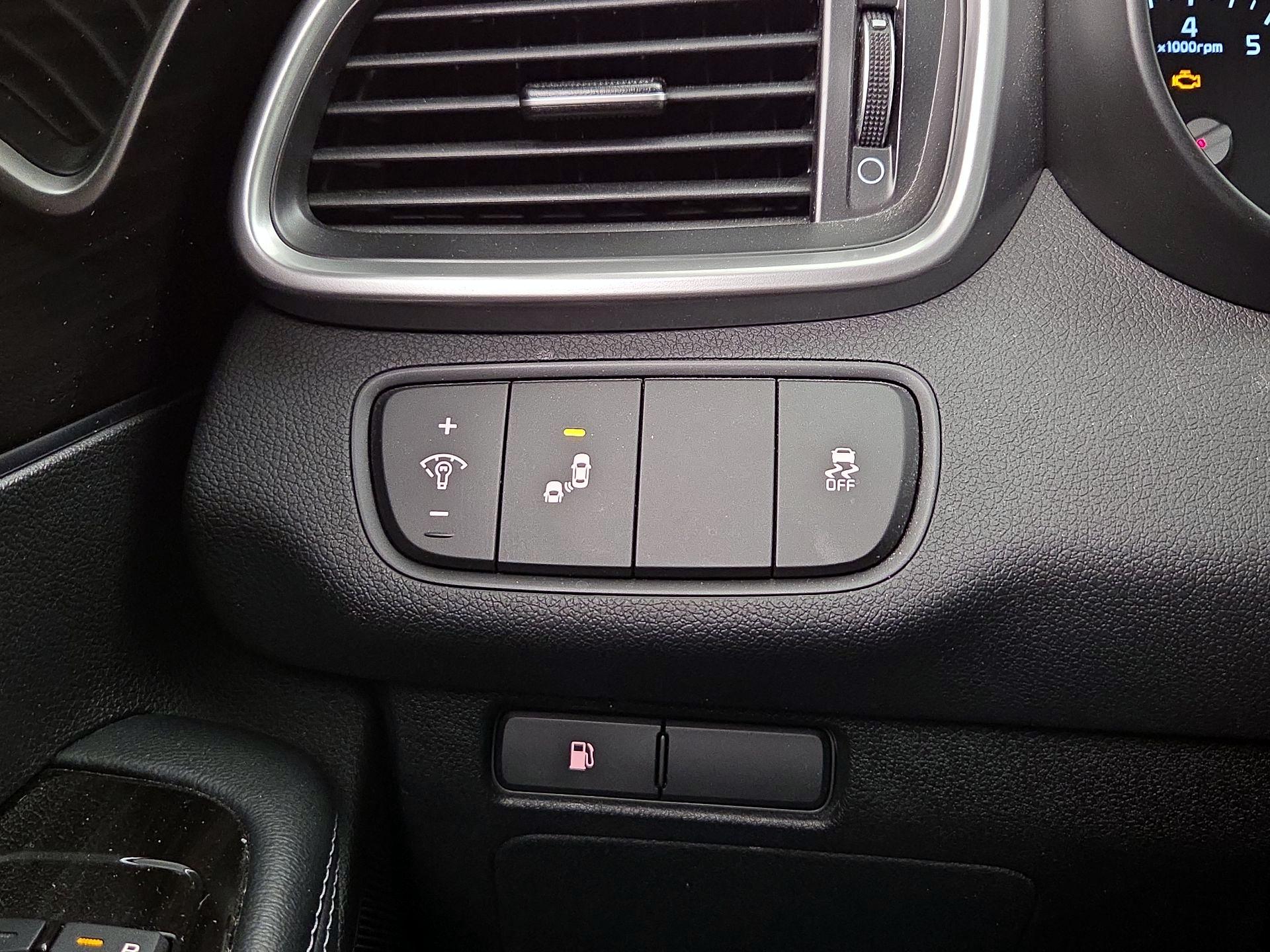 Thumbnail: 2020 Kia Sorento - 13