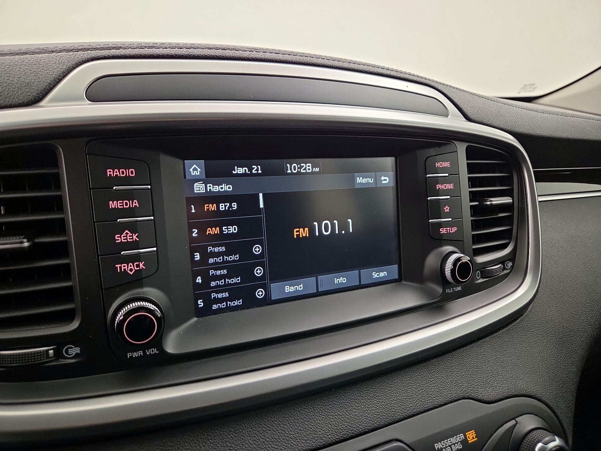 Thumbnail: 2020 Kia Sorento - 15