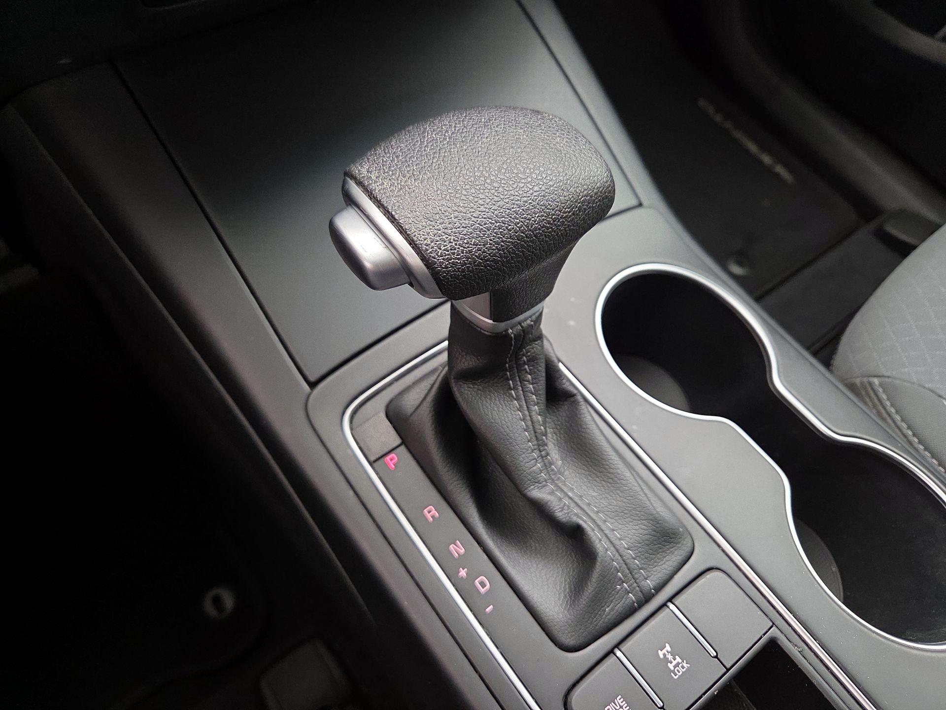 Thumbnail: 2020 Kia Sorento - 17