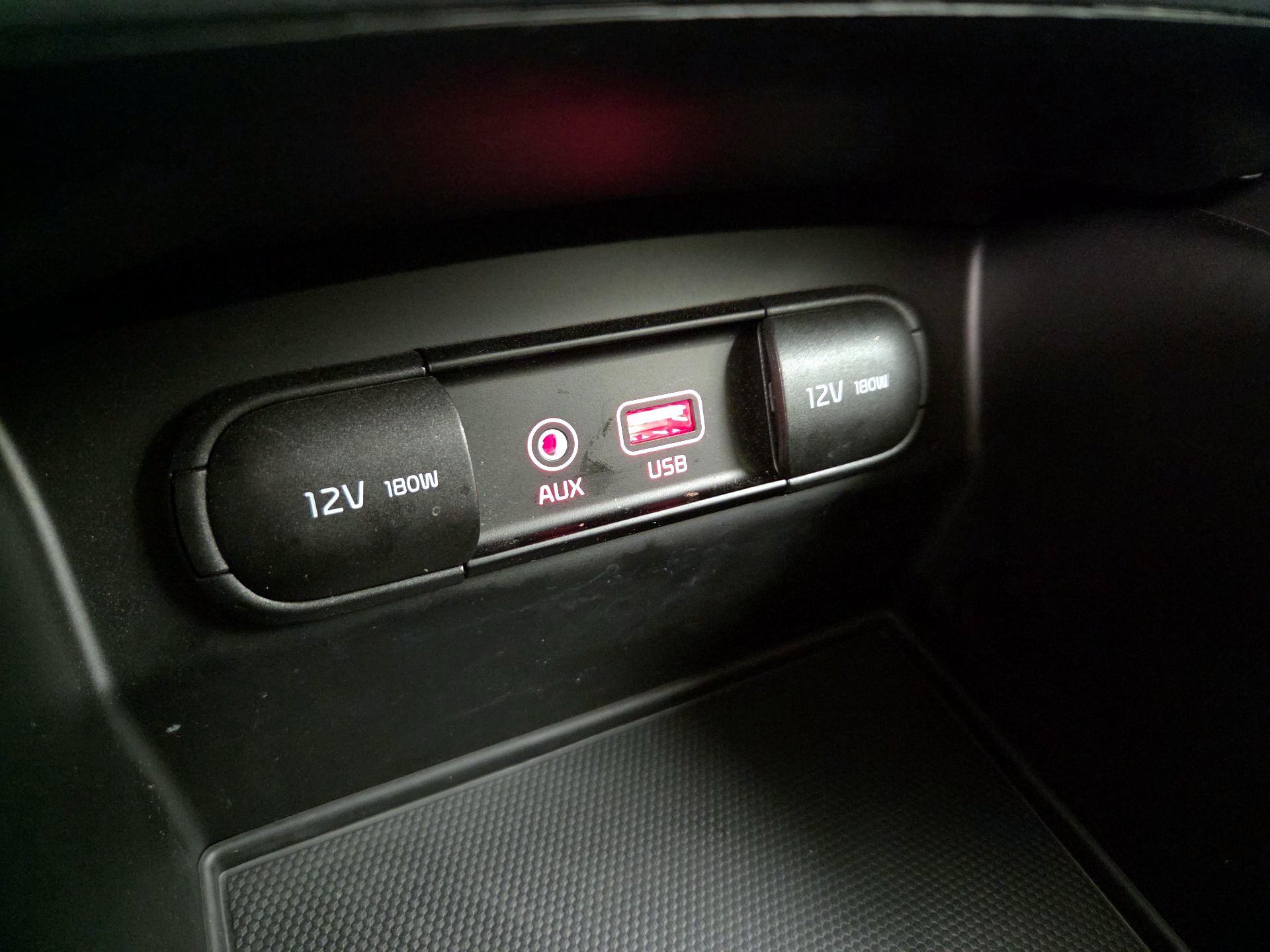 Thumbnail: 2020 Kia Sorento - 18