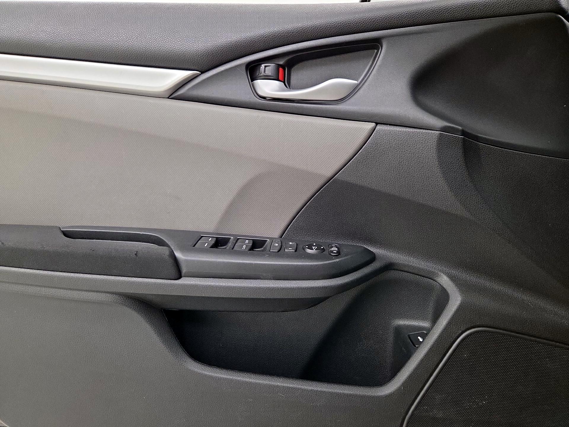 Thumbnail: 2016 Honda Civic - 12