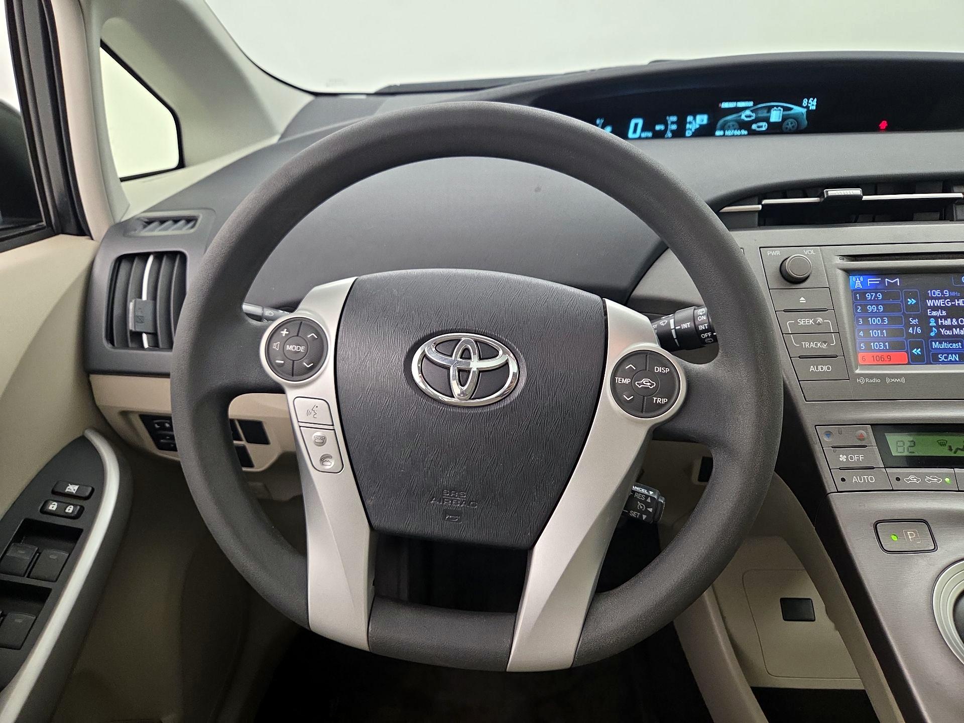 Thumbnail: 2014 Toyota Prius - 10