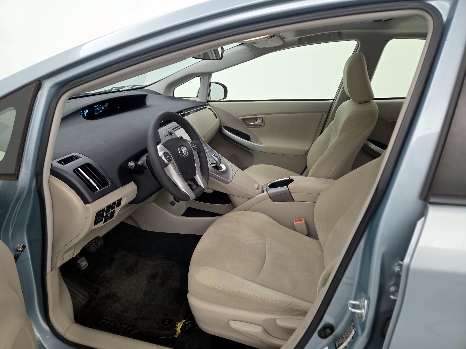 Thumbnail: 2014 Toyota Prius - 11