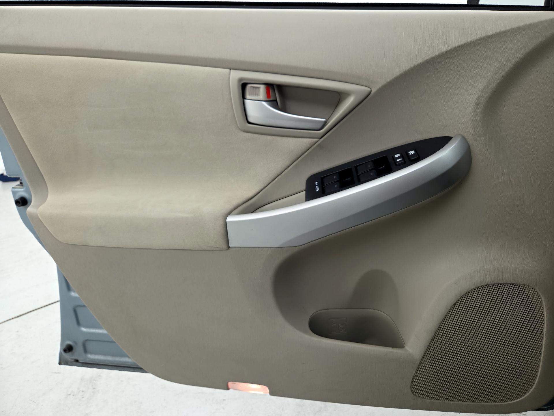 Thumbnail: 2014 Toyota Prius - 12