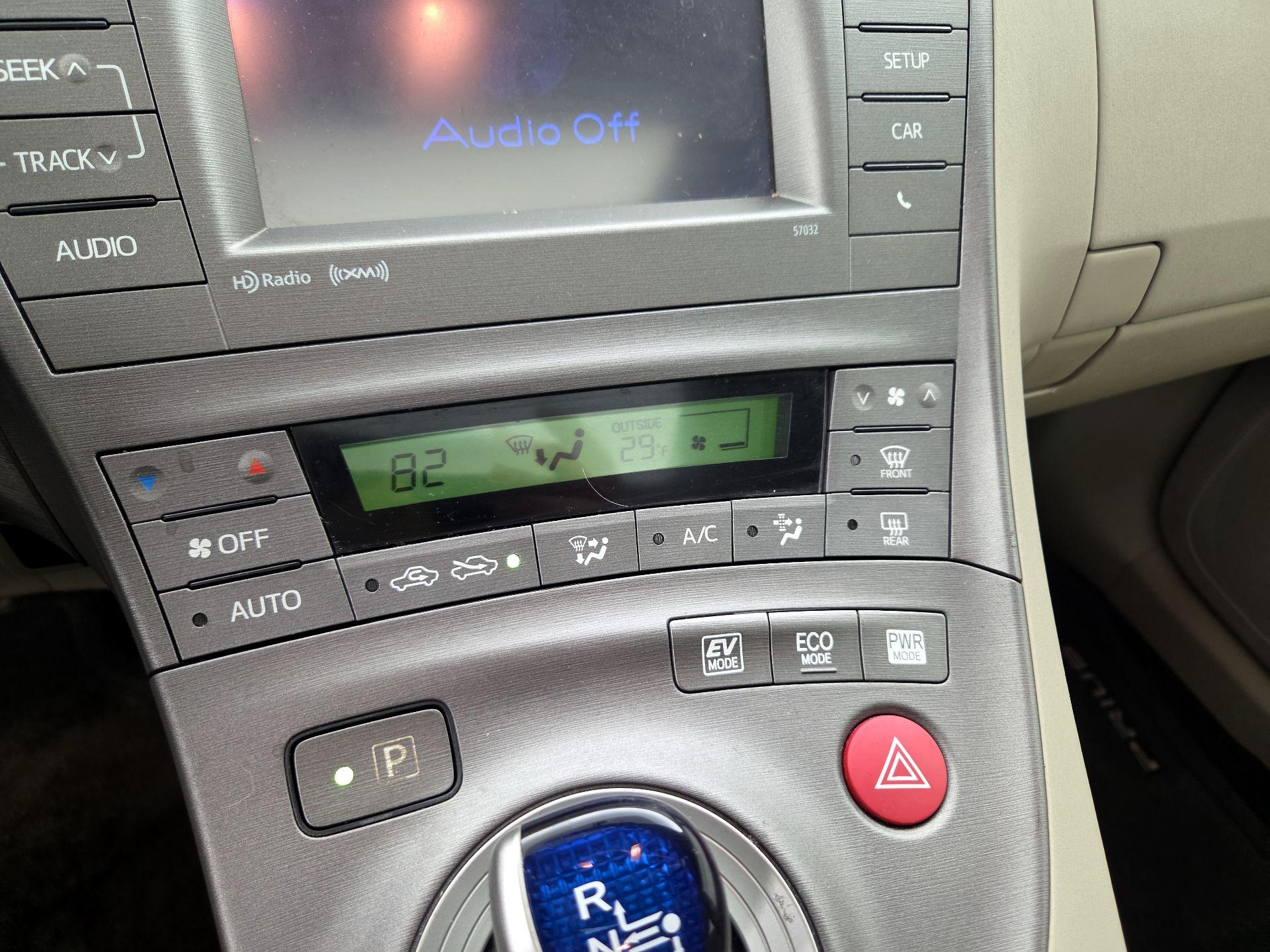 Thumbnail: 2014 Toyota Prius - 16