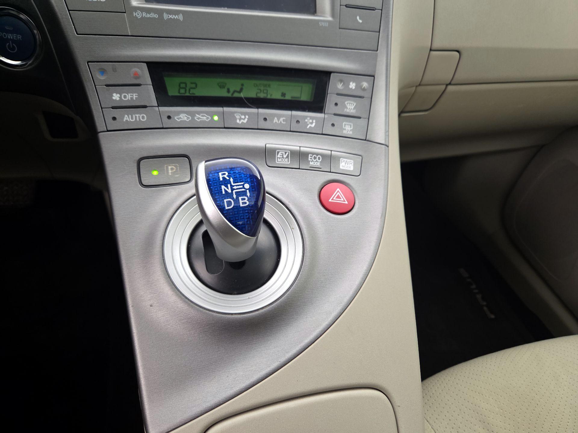 Thumbnail: 2014 Toyota Prius - 17