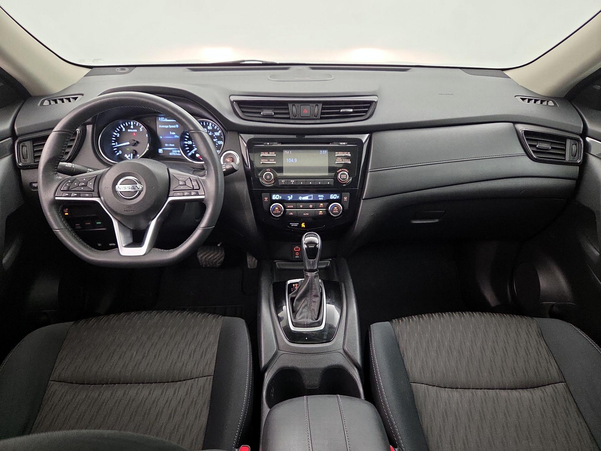 Thumbnail: 2017 Nissan Rogue - 9