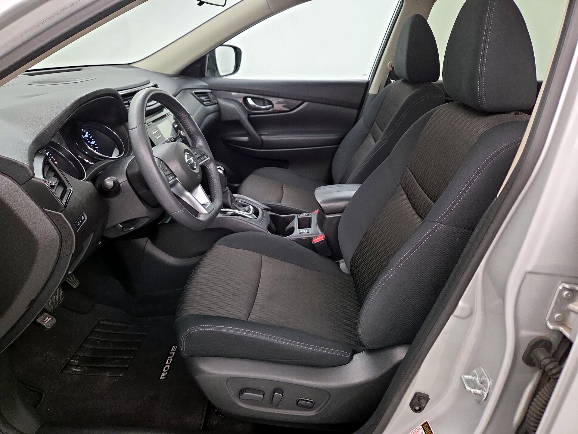 Thumbnail: 2017 Nissan Rogue - 11