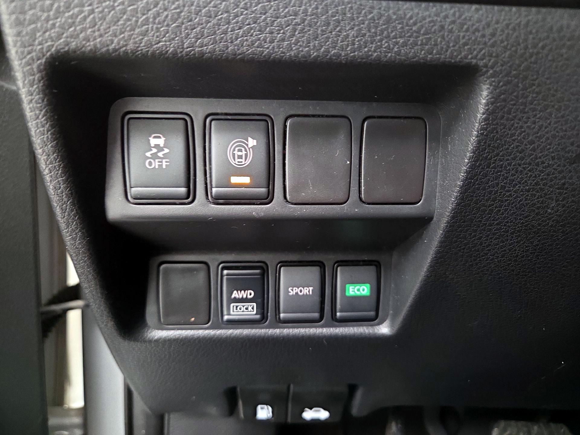 Thumbnail: 2017 Nissan Rogue - 13