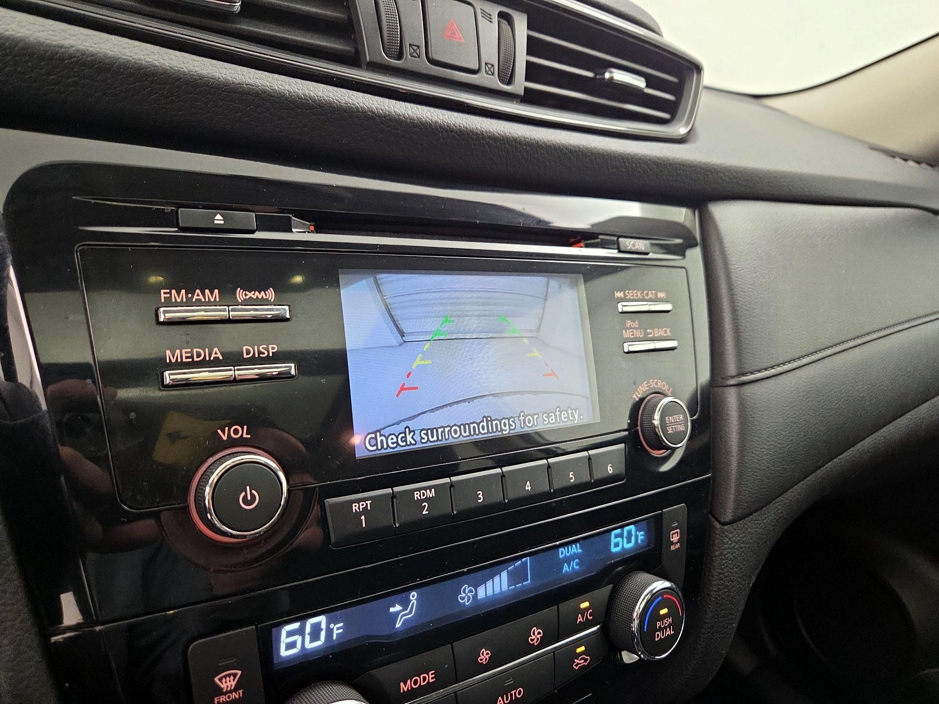 Thumbnail: 2017 Nissan Rogue - 14