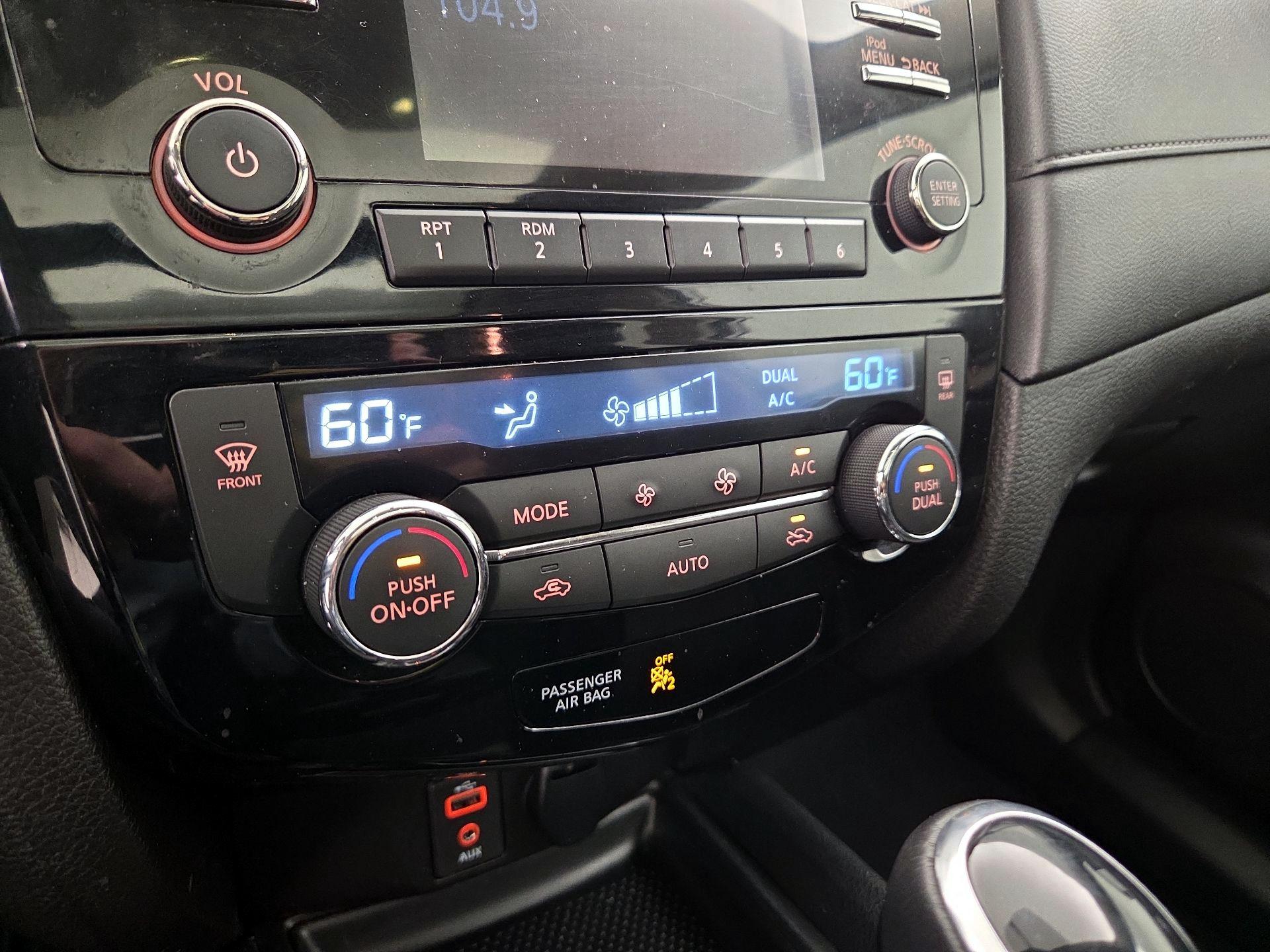 Thumbnail: 2017 Nissan Rogue - 16