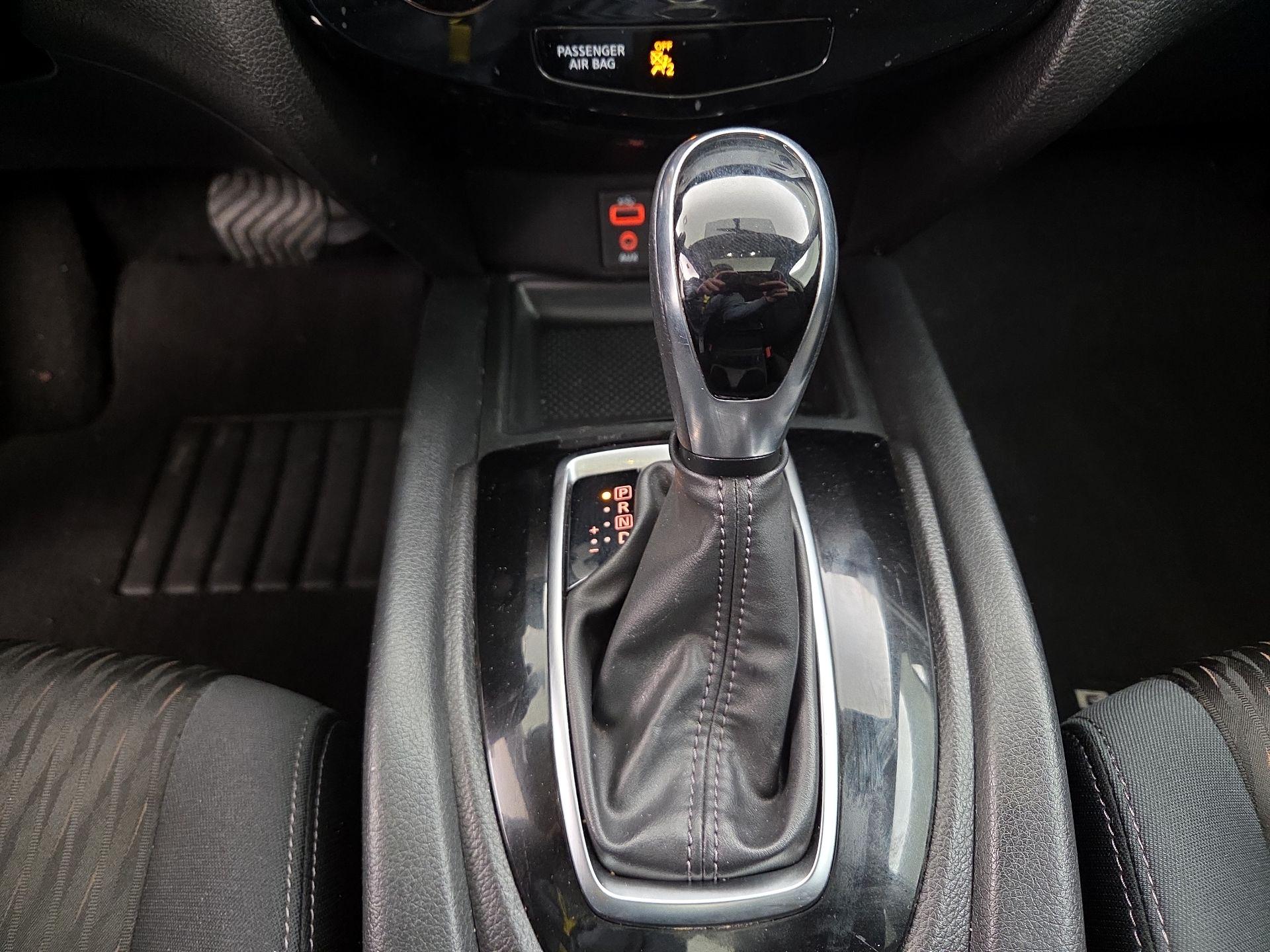 Thumbnail: 2017 Nissan Rogue - 17