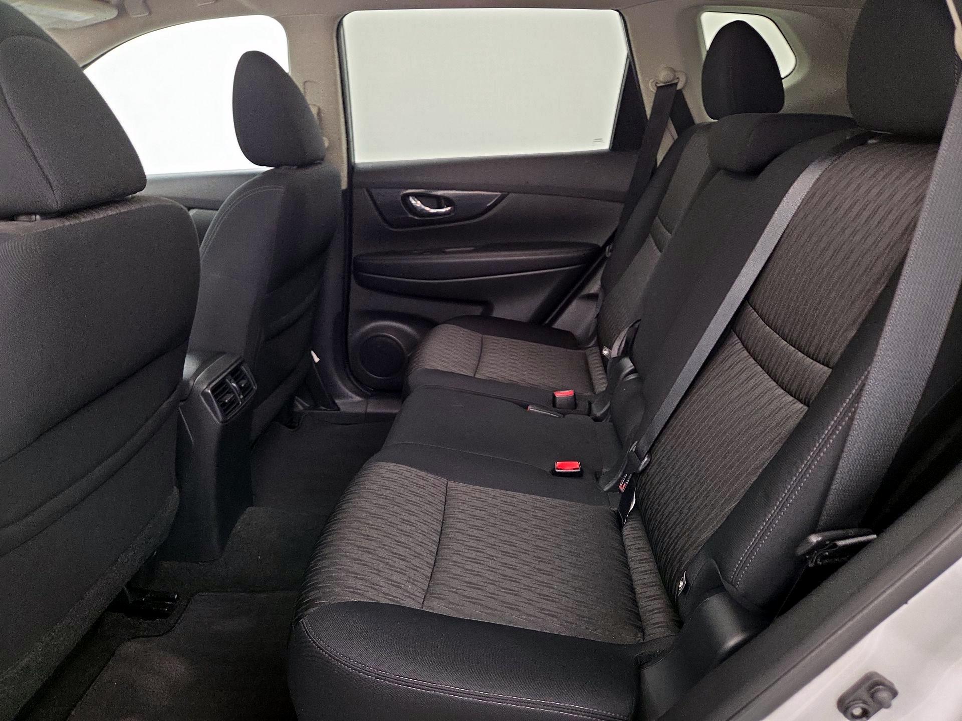 Thumbnail: 2017 Nissan Rogue - 20