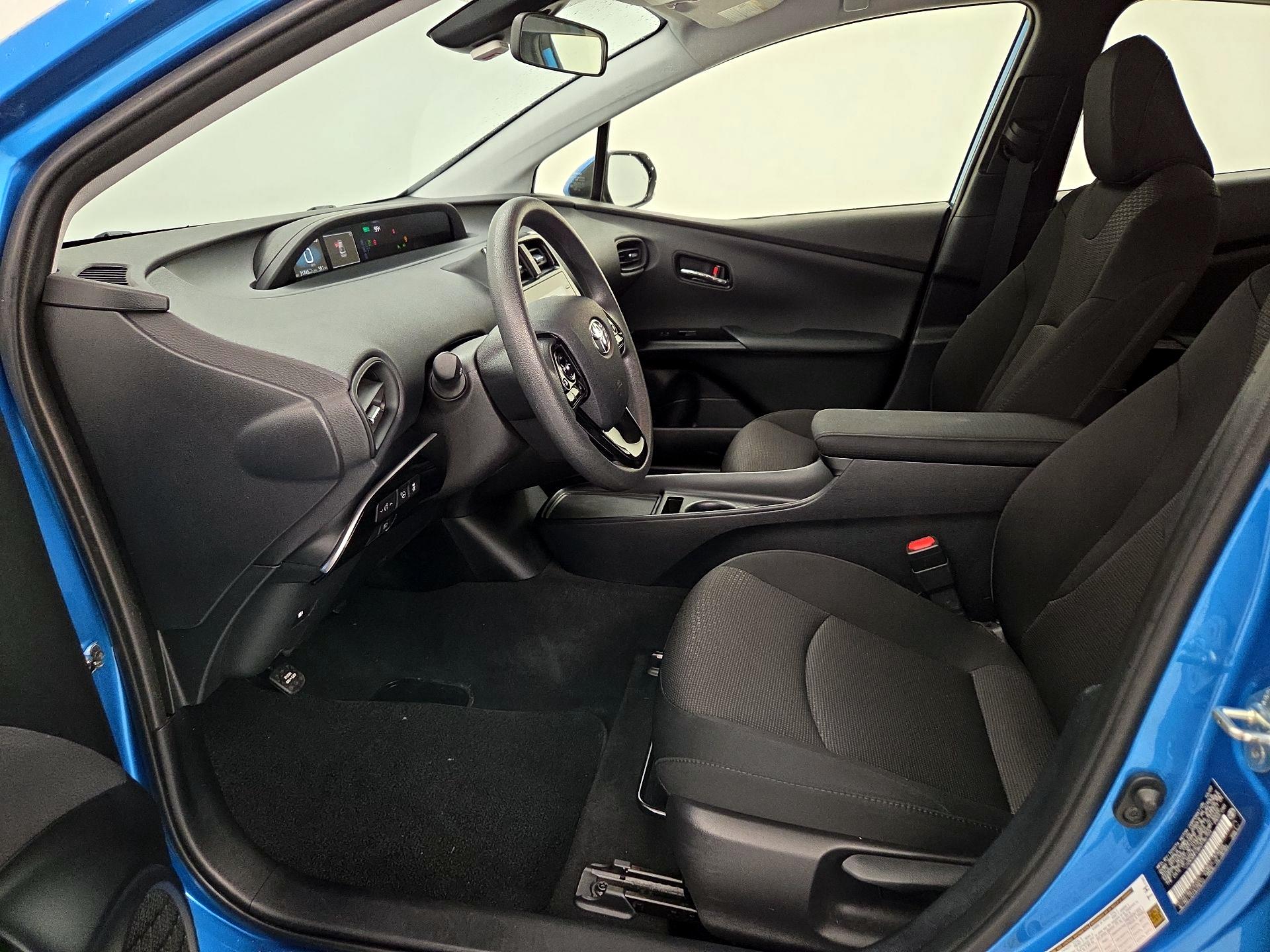 Thumbnail: 2022 Toyota Prius - 11