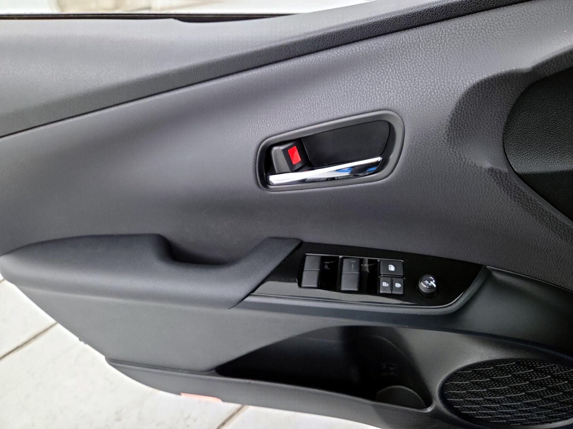 Thumbnail: 2022 Toyota Prius - 12